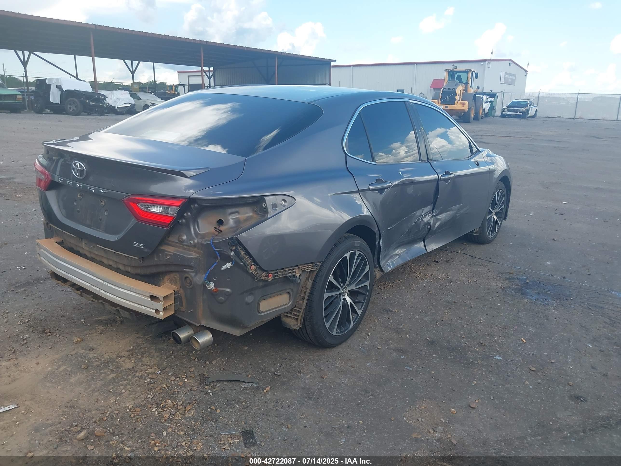 TOYOTA CAMRY image 4