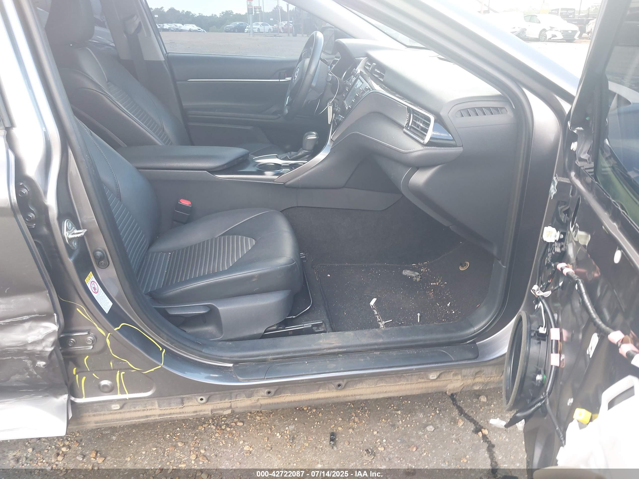 TOYOTA CAMRY image 5