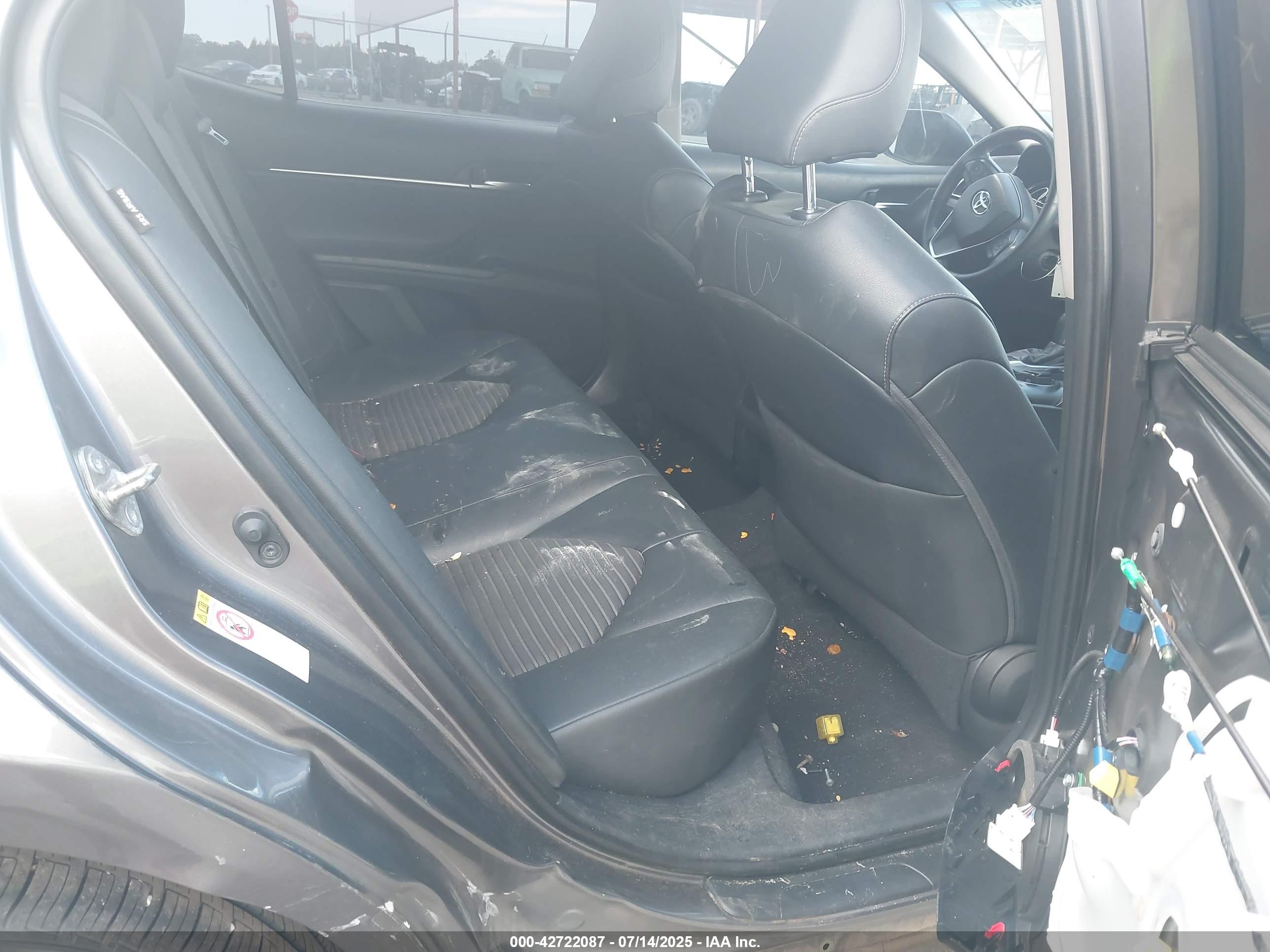 TOYOTA CAMRY image 8