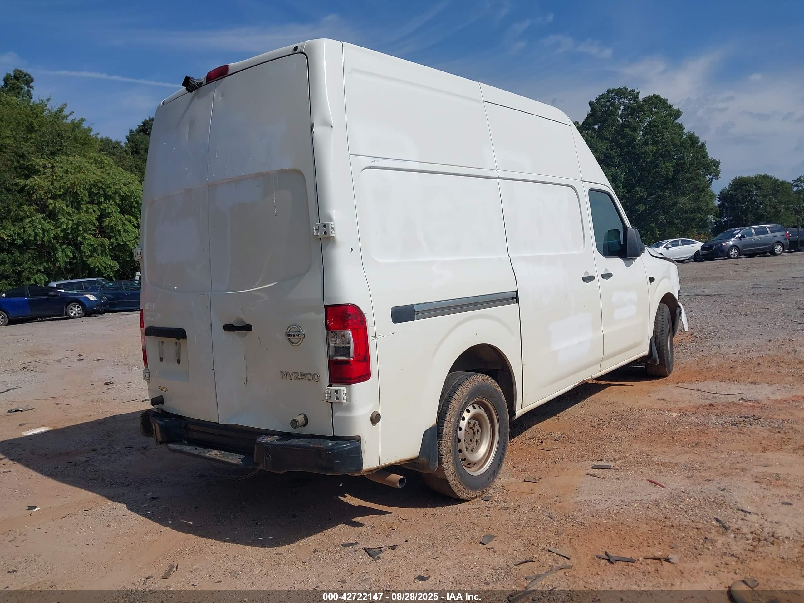 NISSAN NV image 4