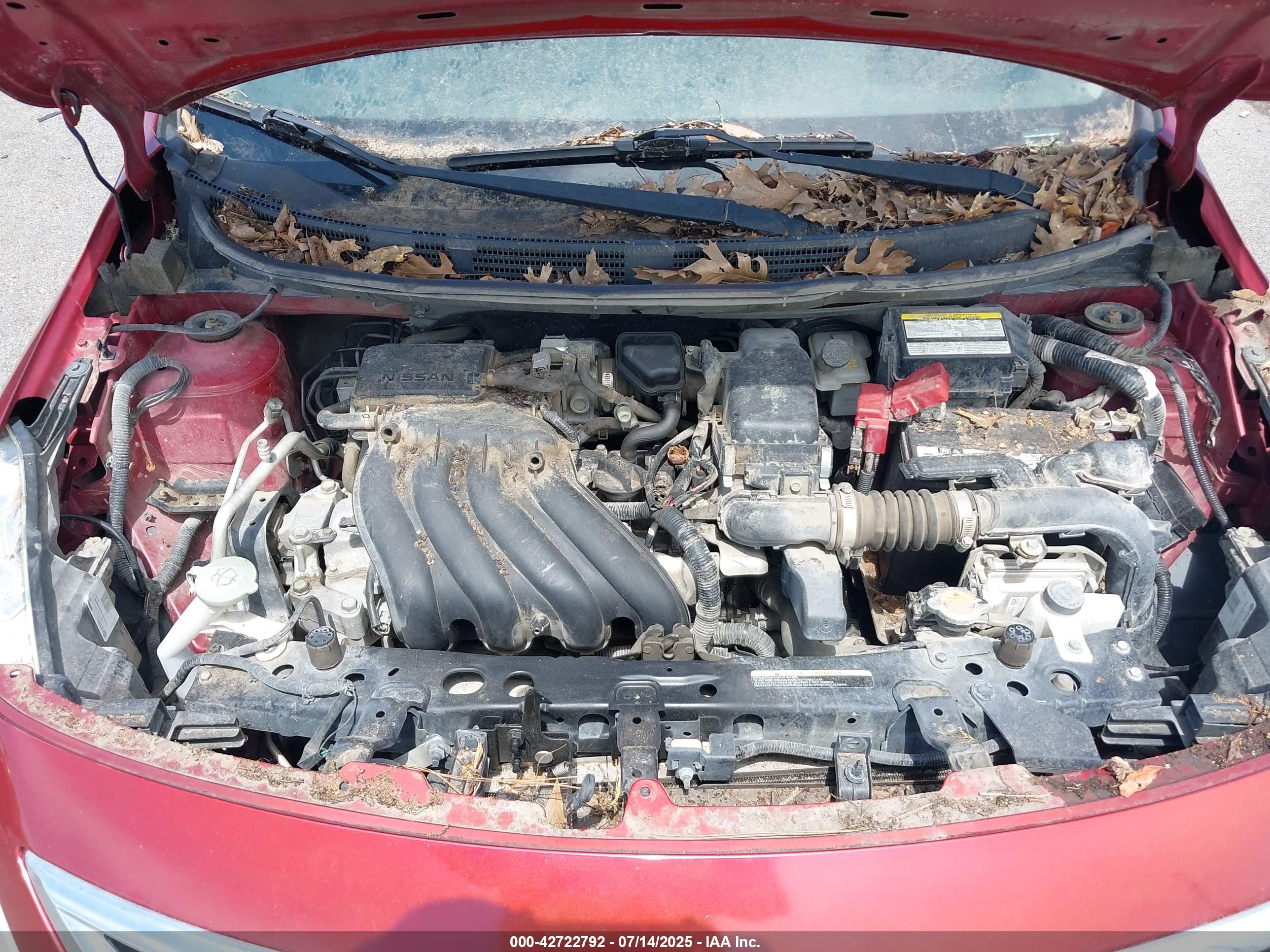 NISSAN VERSA image 10