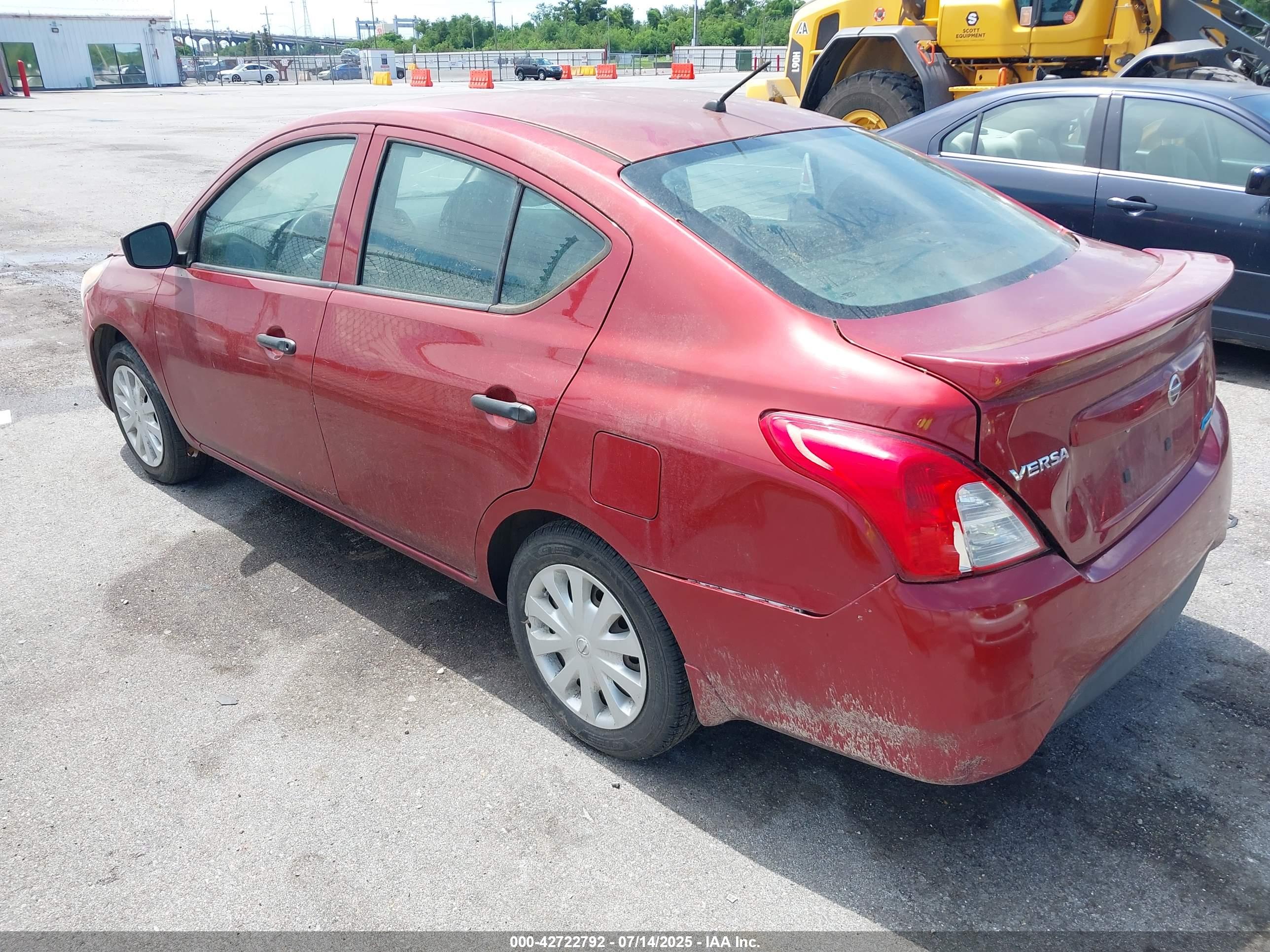 NISSAN VERSA image 3