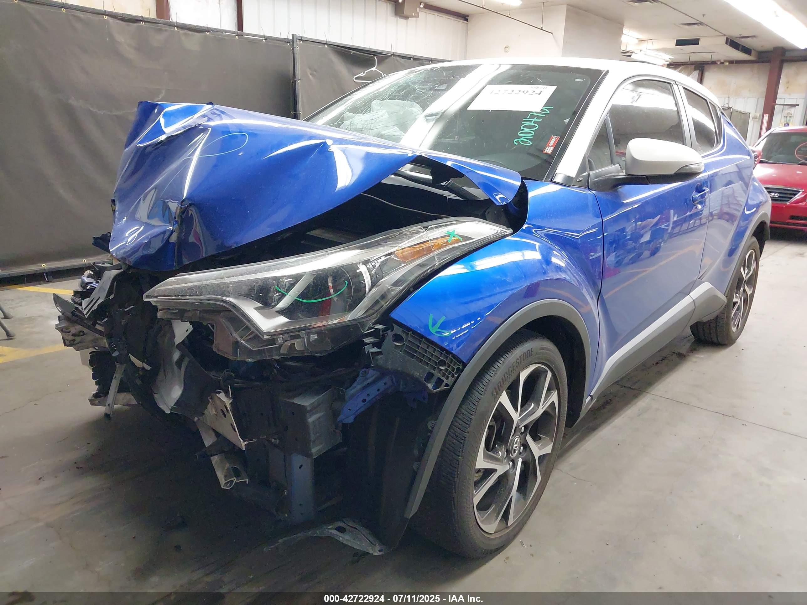 TOYOTA C-HR image 2