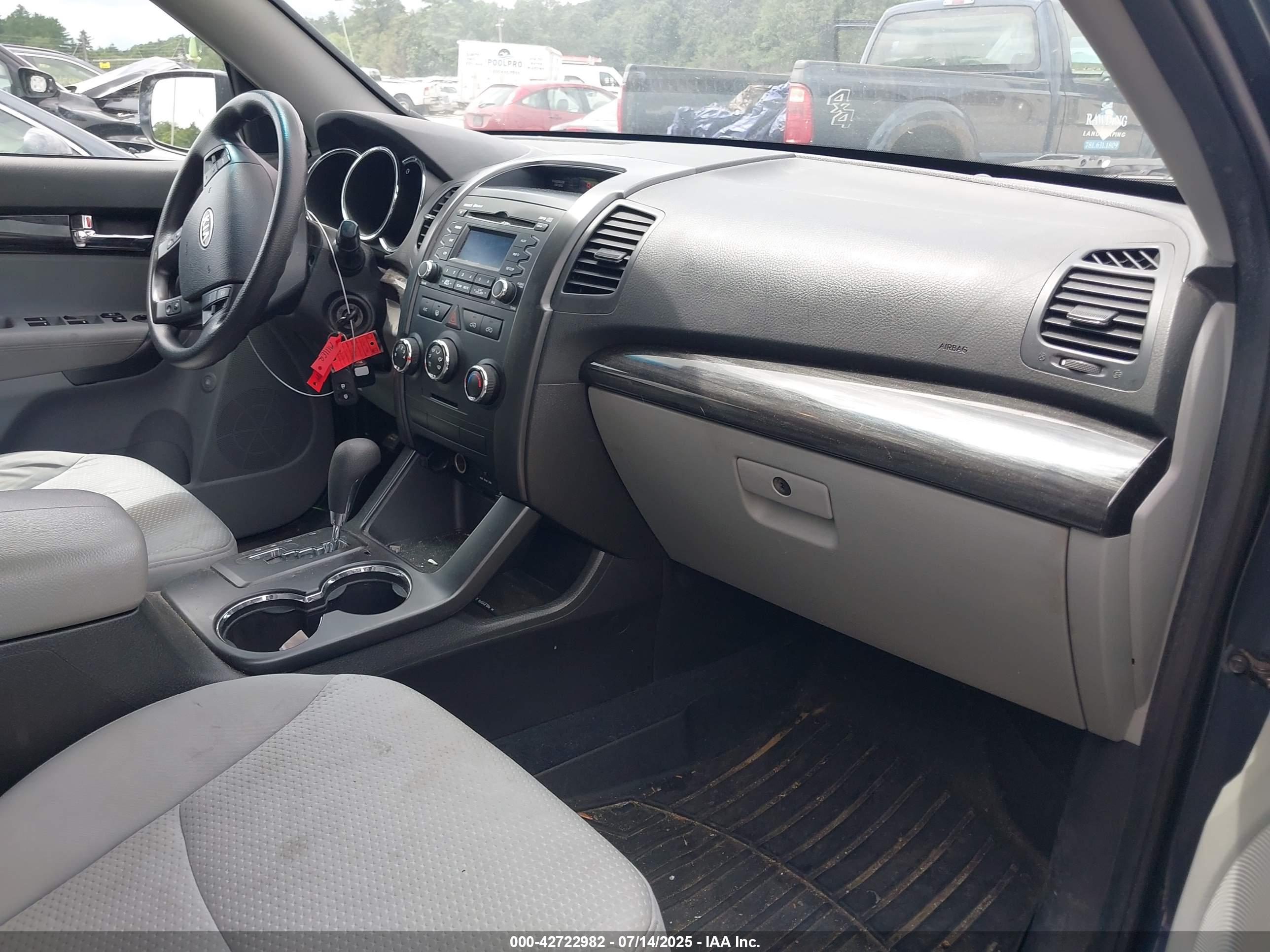 KIA SORENTO image 5