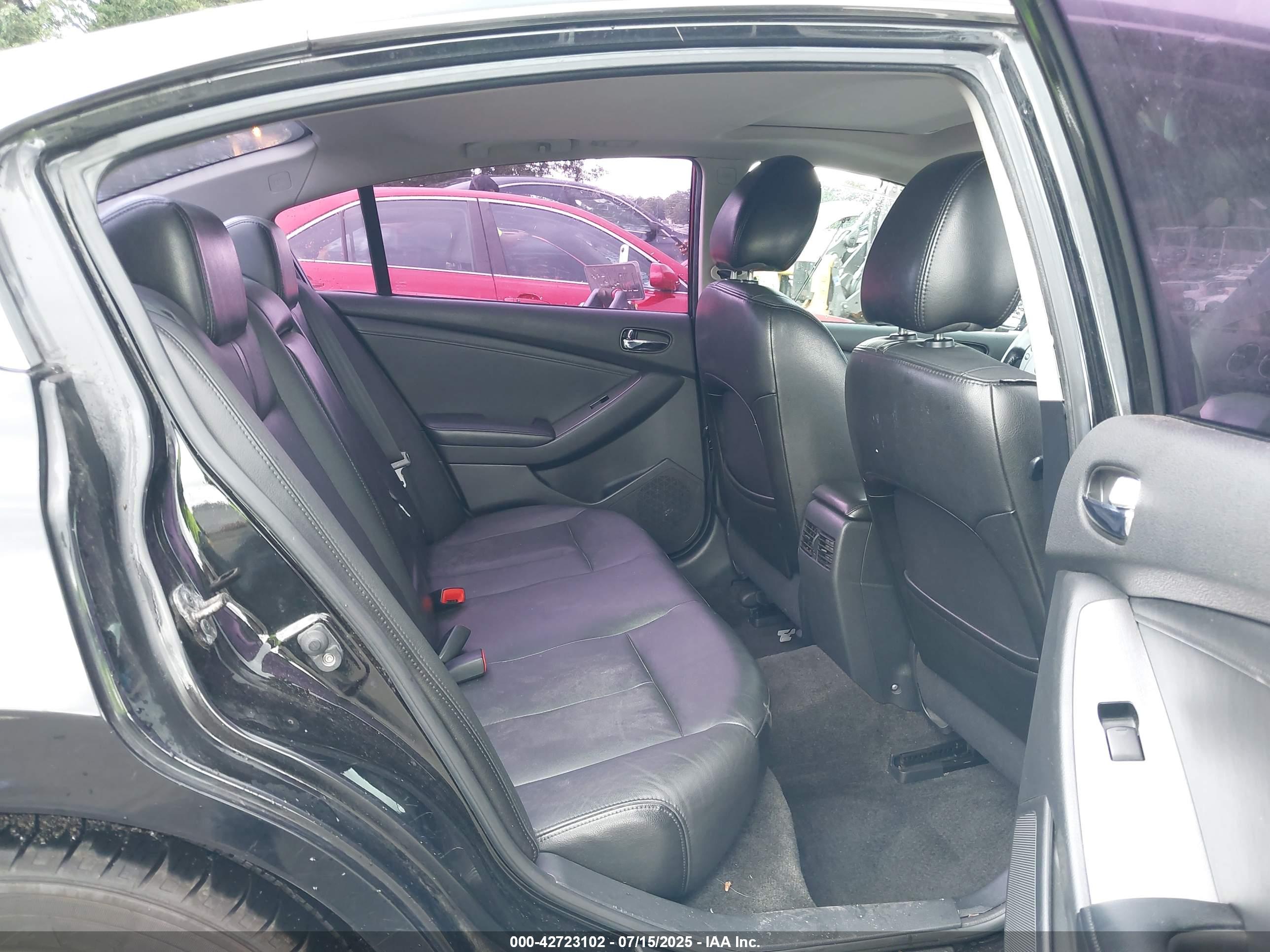 NISSAN ALTIMA image 8