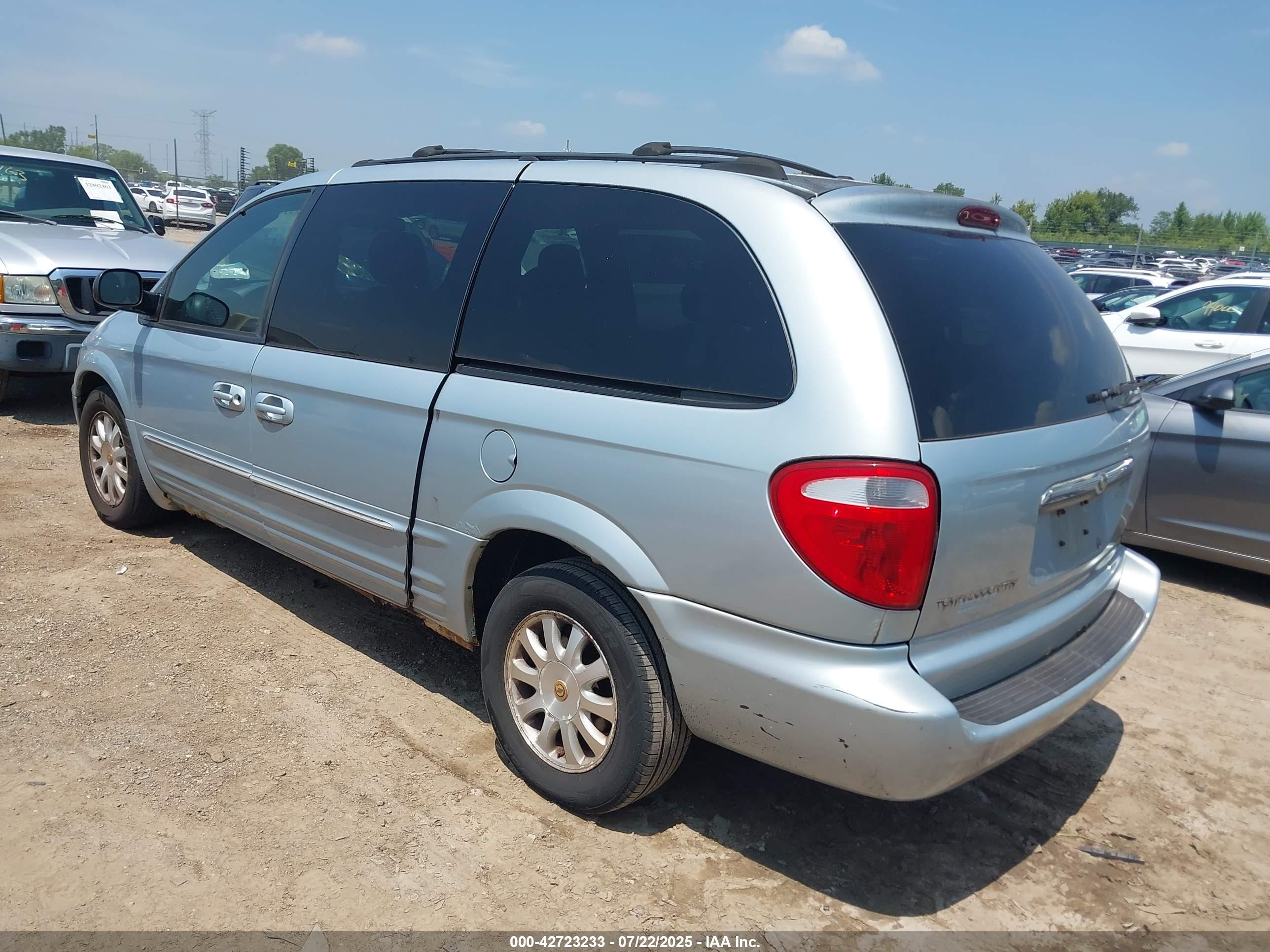 CHRYSLER TOWN image 3