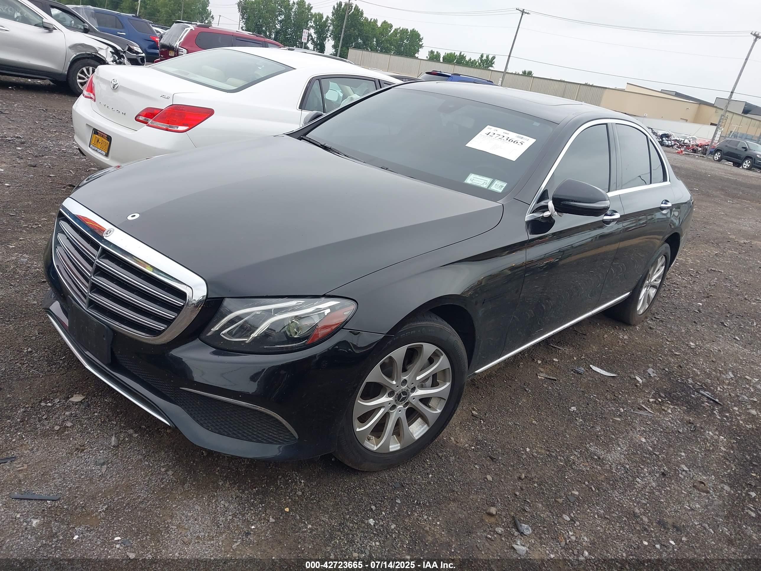 MERCEDES-BENZ E image 2
