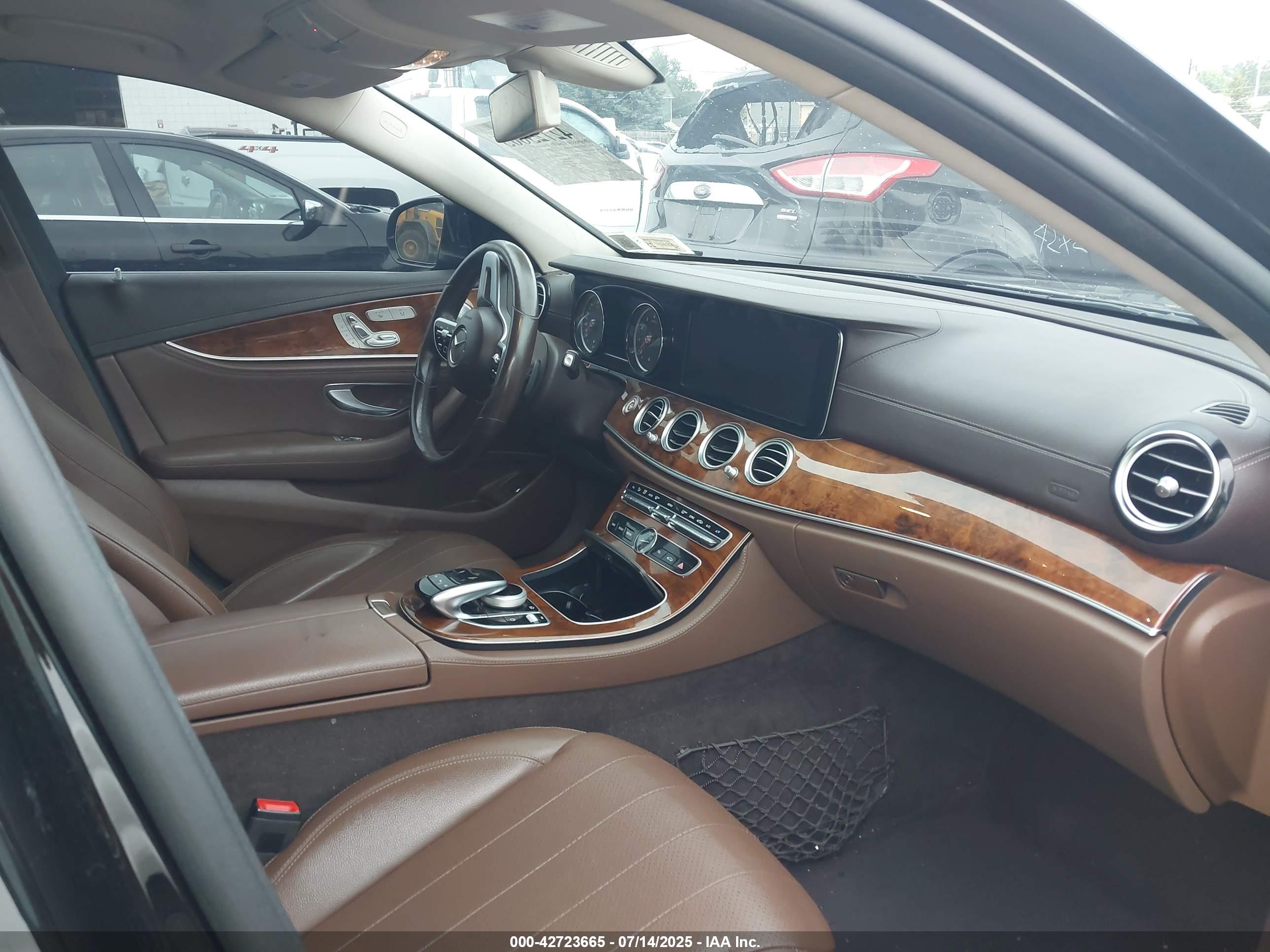 MERCEDES-BENZ E image 5