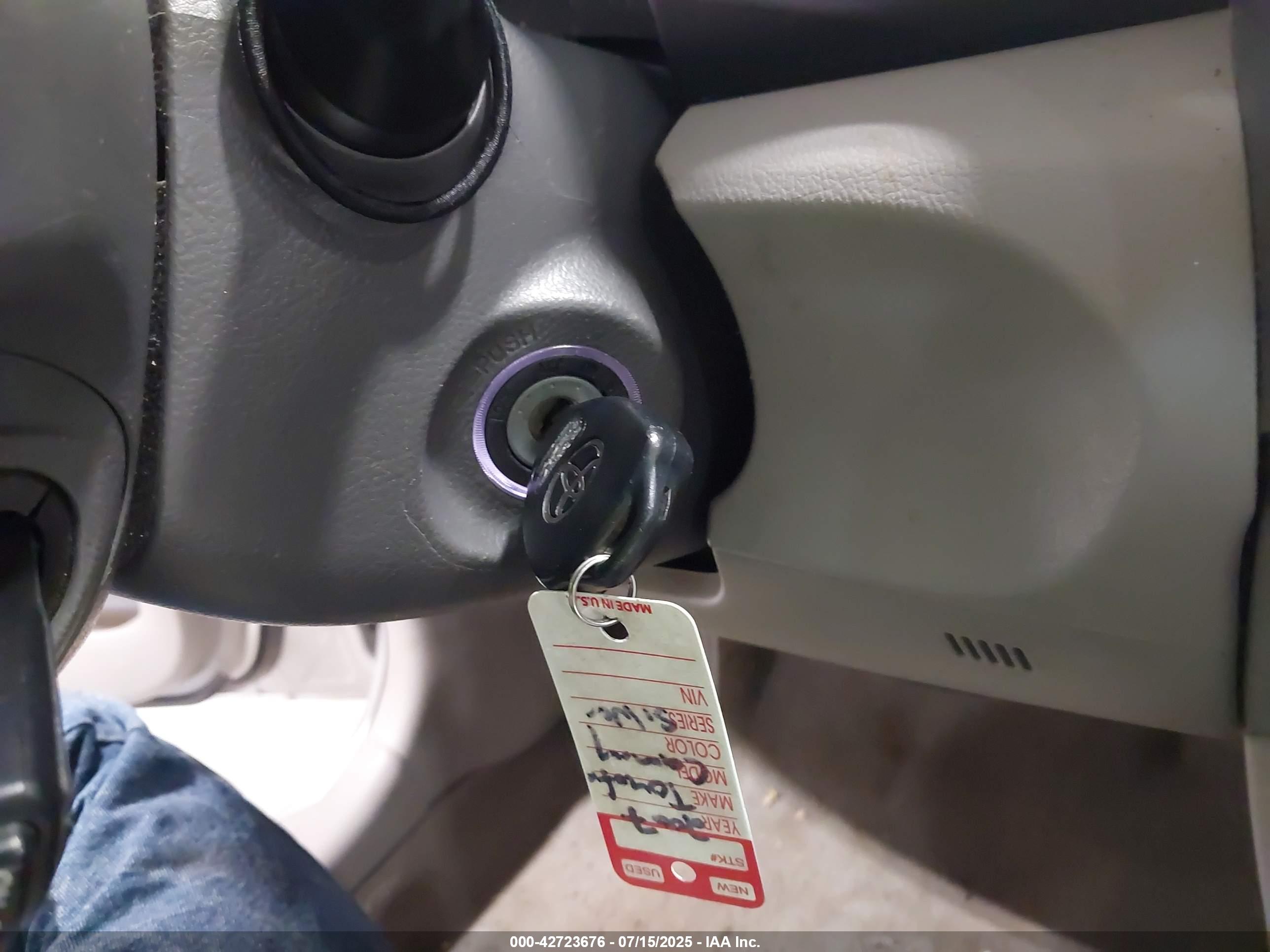 TOYOTA CAMRY image 11