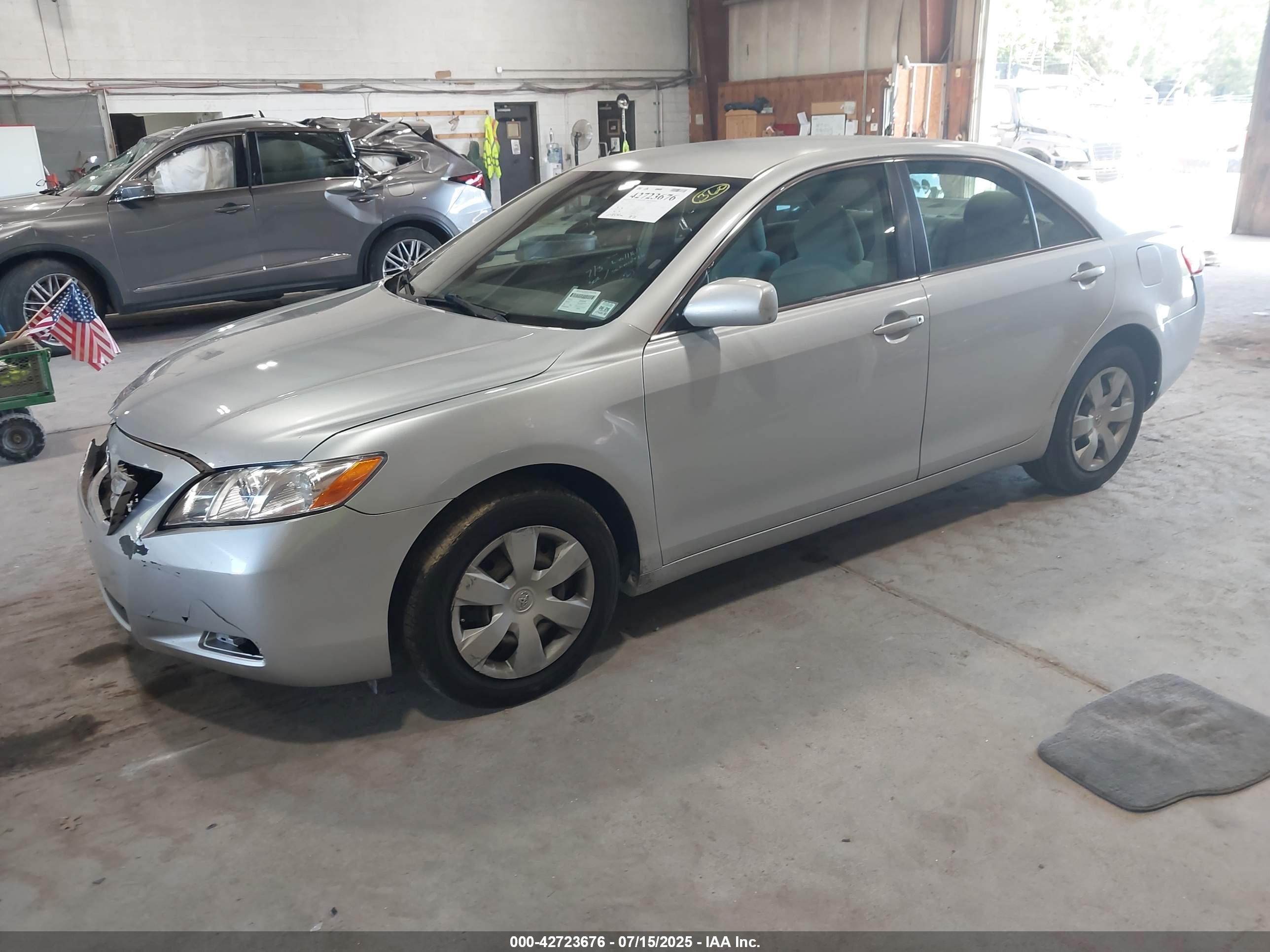 TOYOTA CAMRY image 2