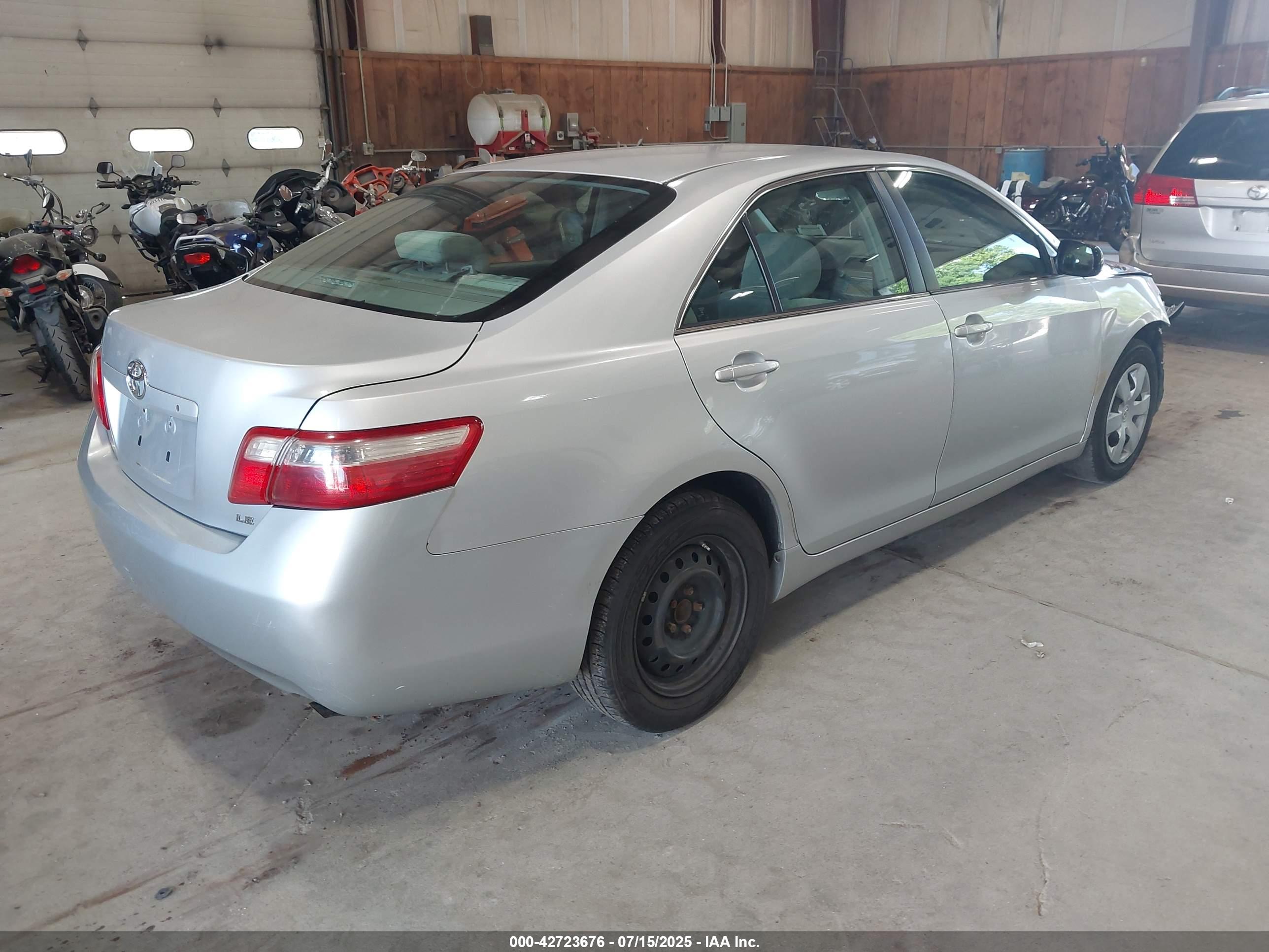 TOYOTA CAMRY image 4