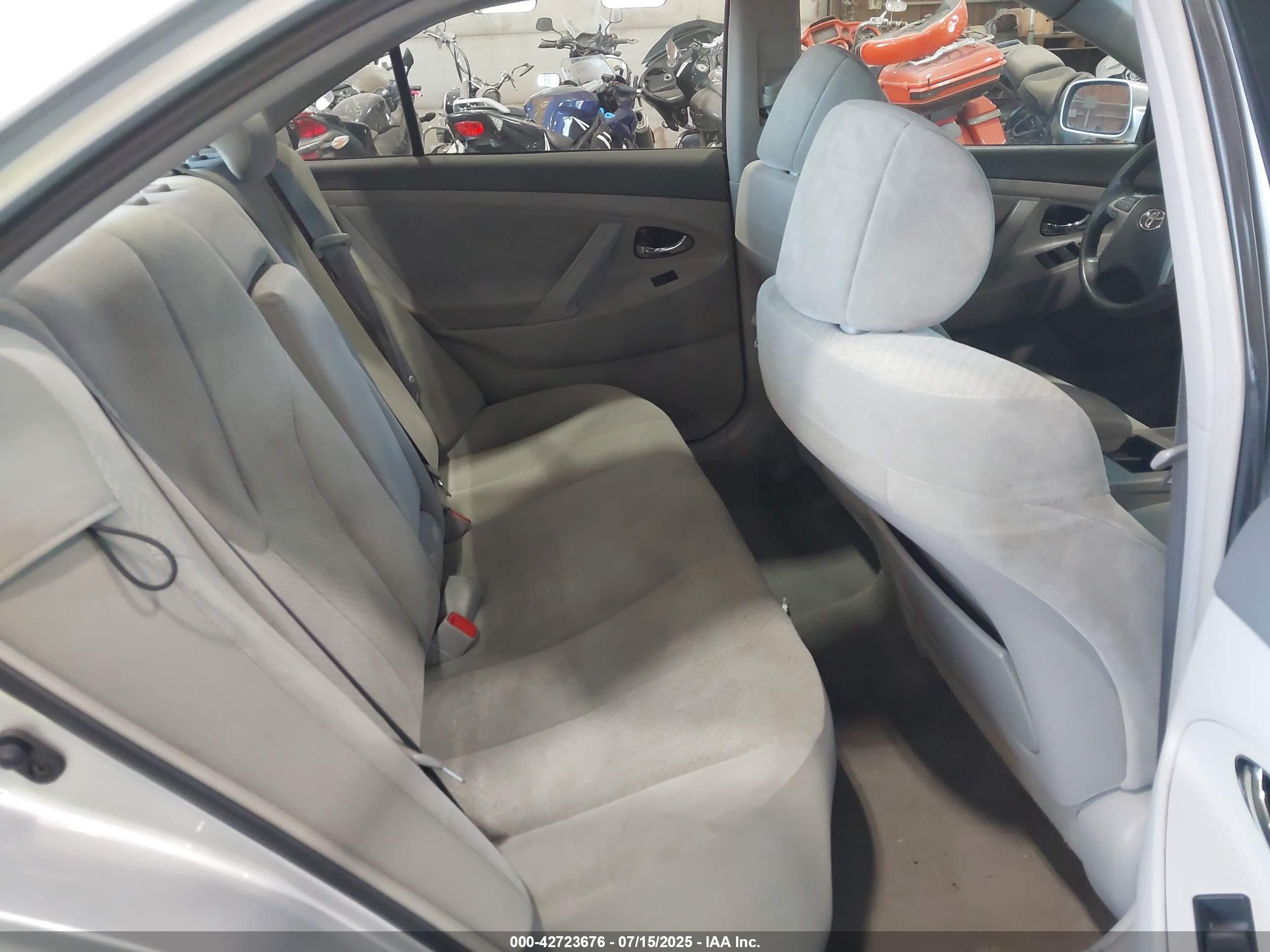 TOYOTA CAMRY image 8