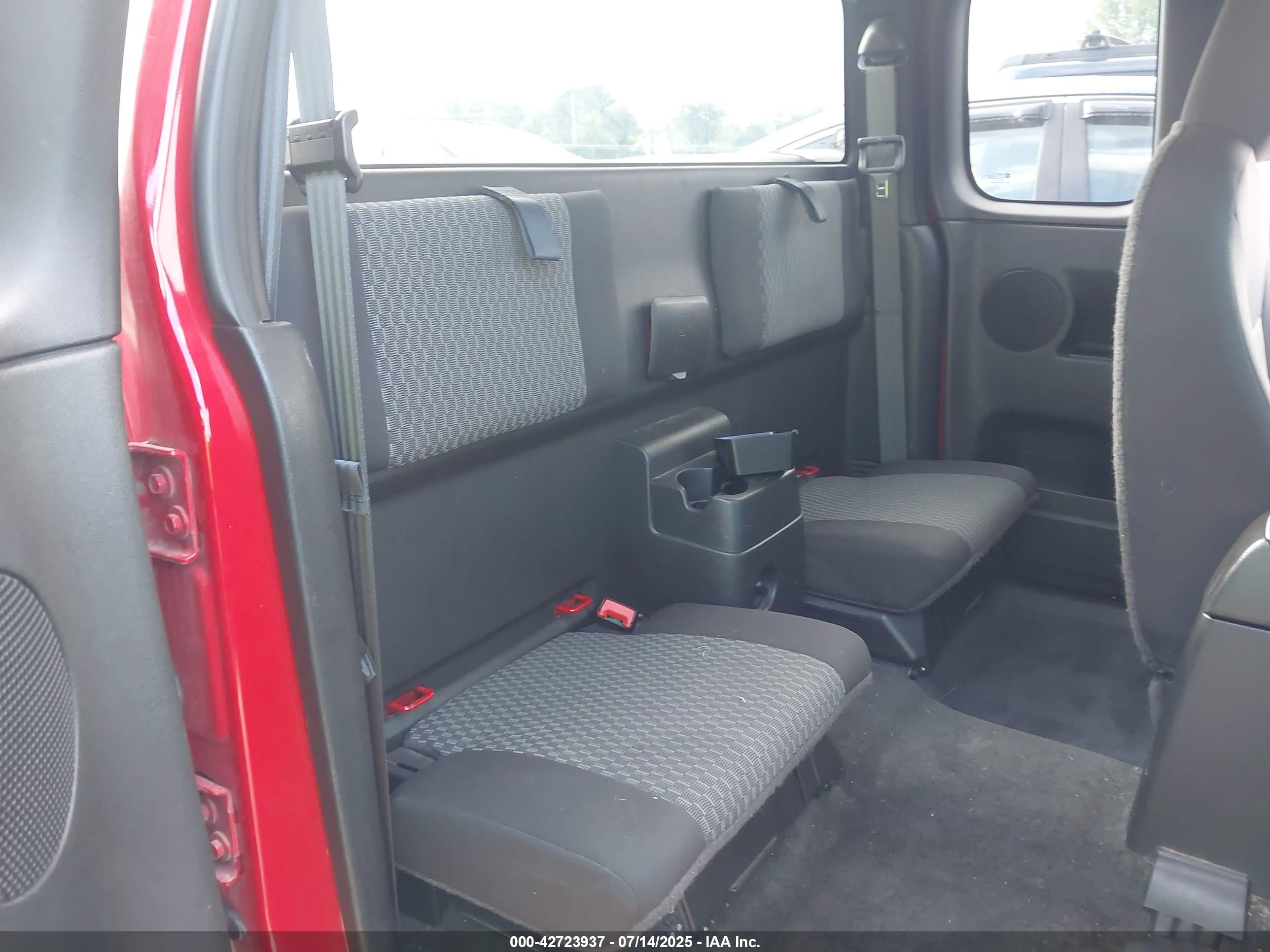 CHEVROLET COLORADO image 8