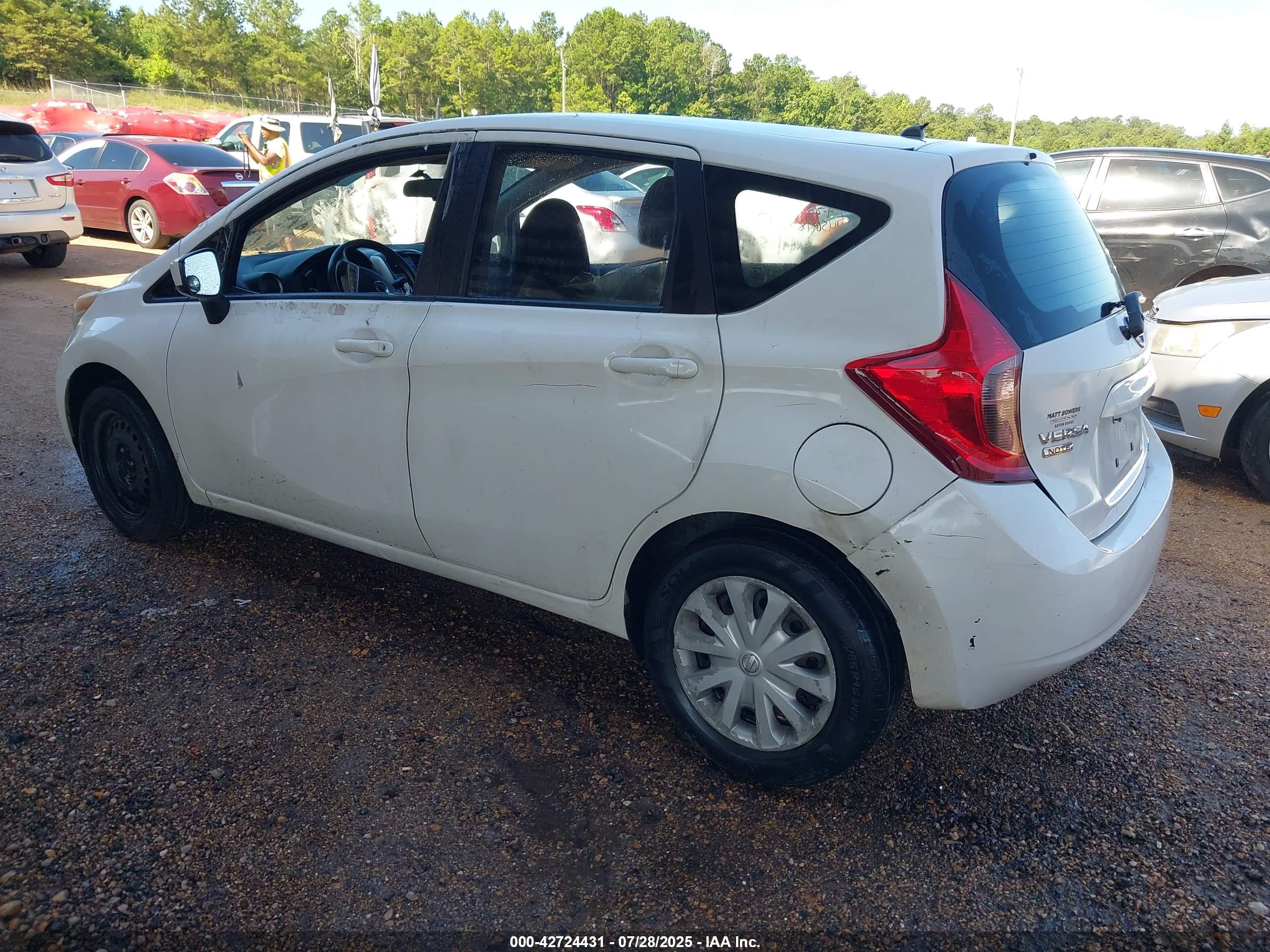 NISSAN VERSA image 3