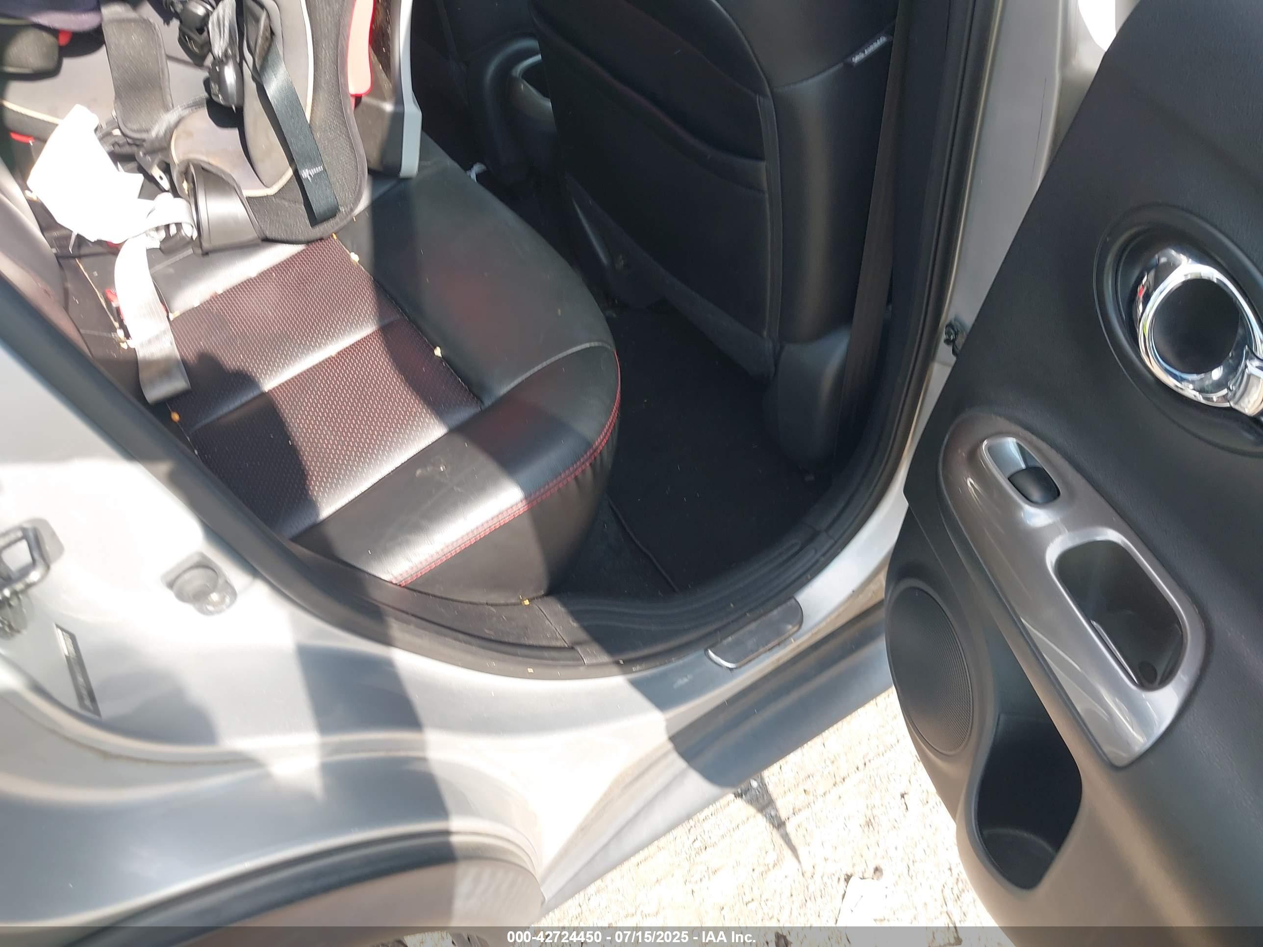 NISSAN JUKE image 8