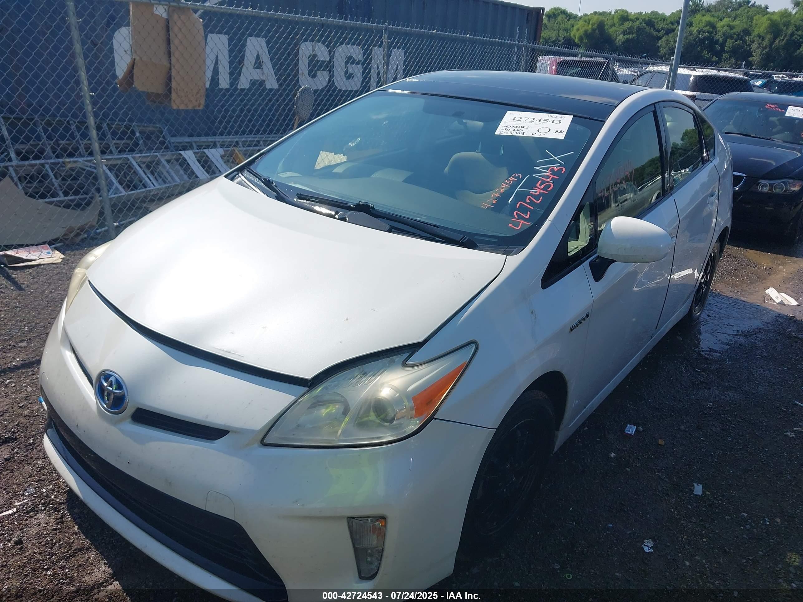 TOYOTA PRIUS image 2