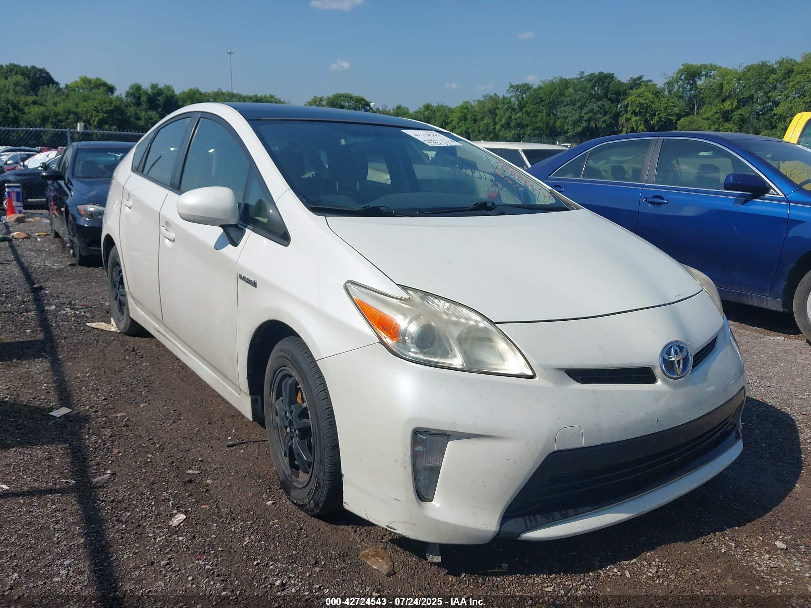 TOYOTA PRIUS image 6