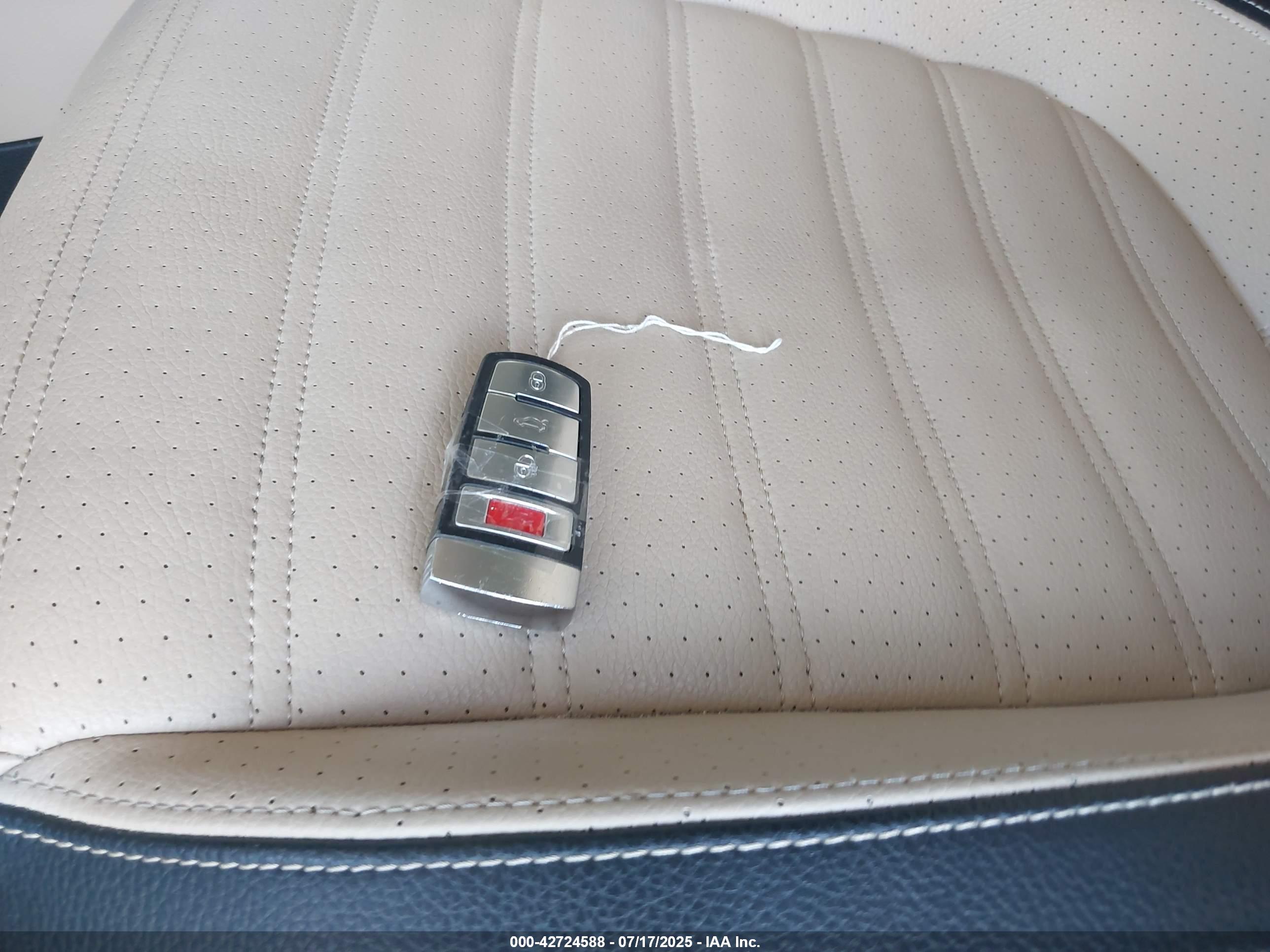 VOLKSWAGEN CC image 11
