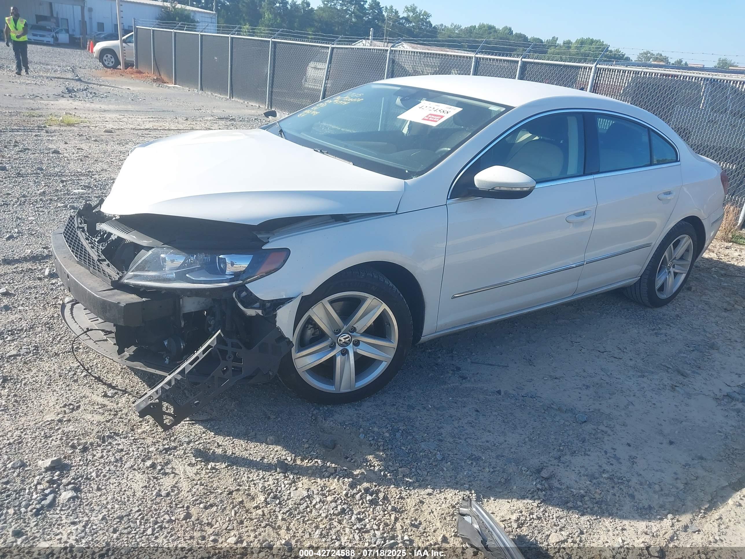 VOLKSWAGEN CC image 2
