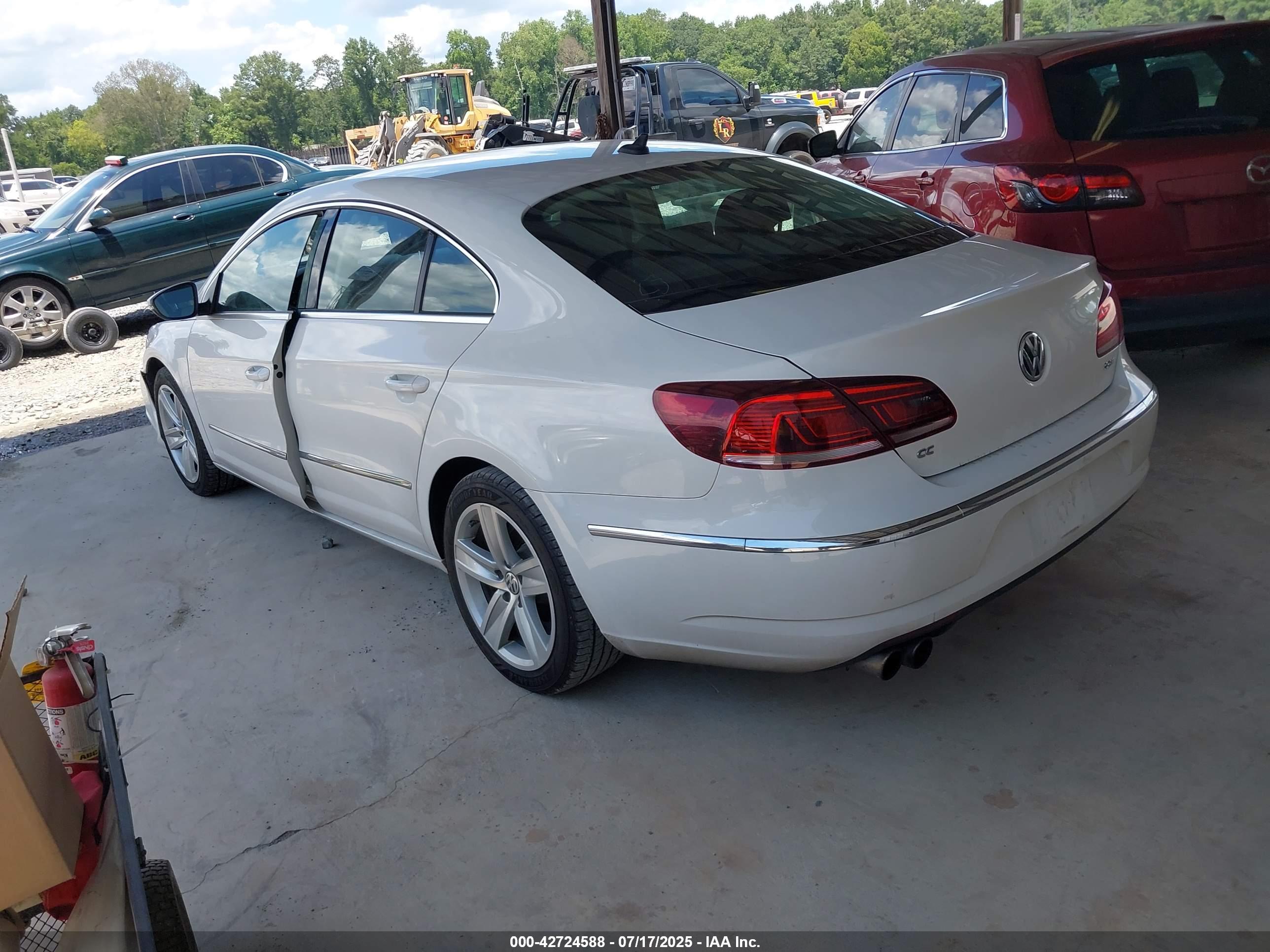 VOLKSWAGEN CC image 3