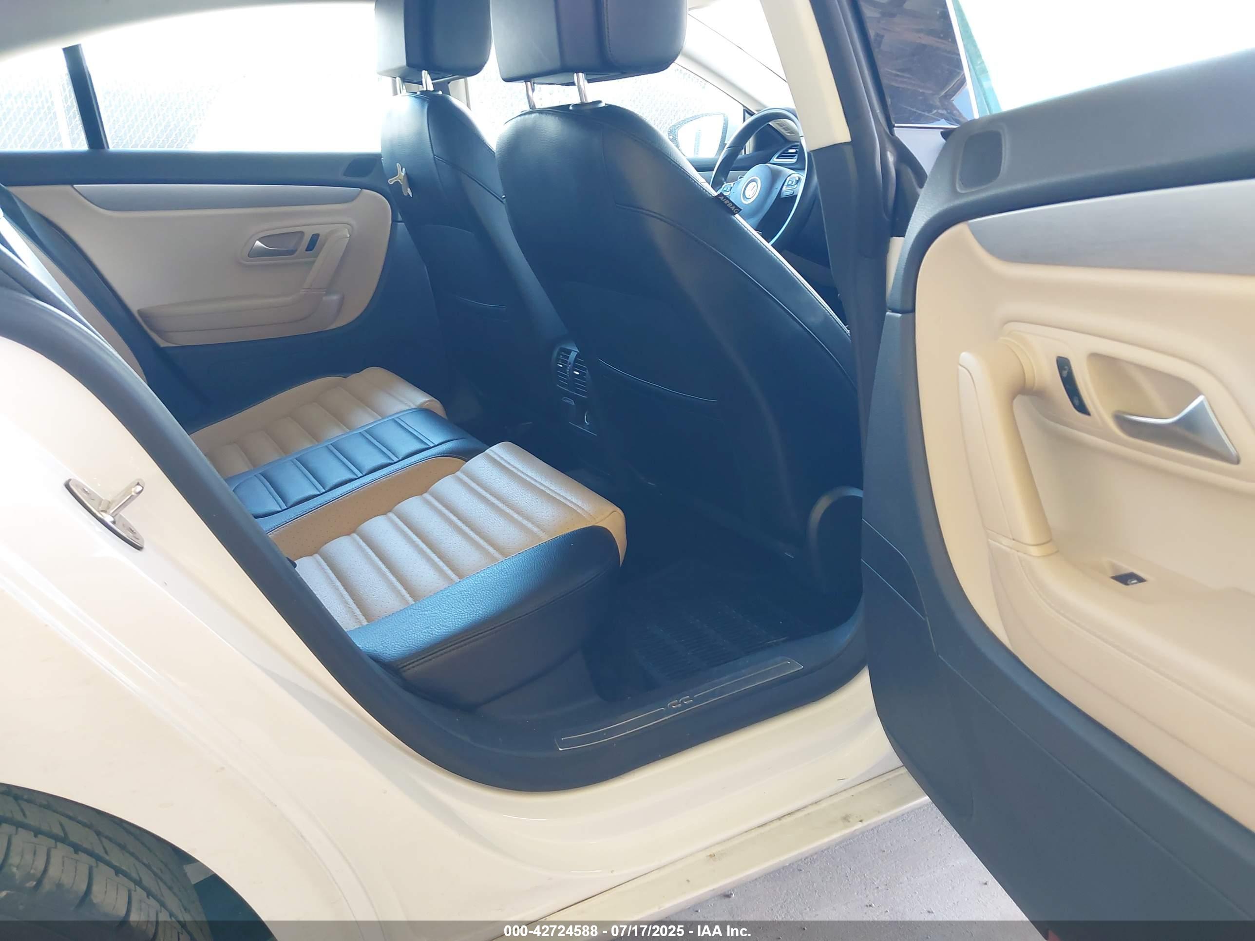 VOLKSWAGEN CC image 8