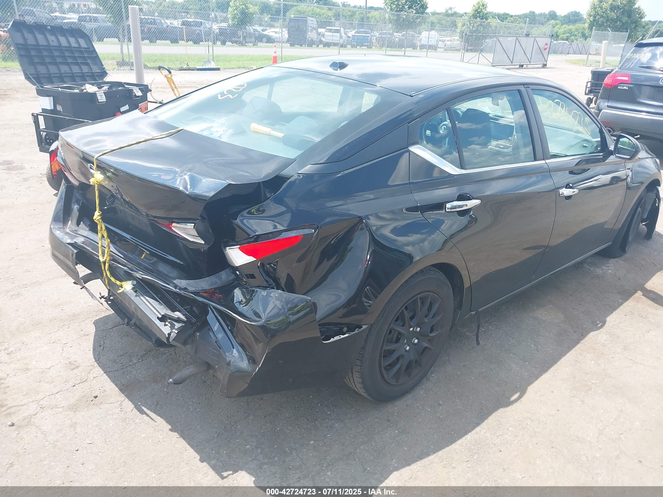 NISSAN ALTIMA image 4