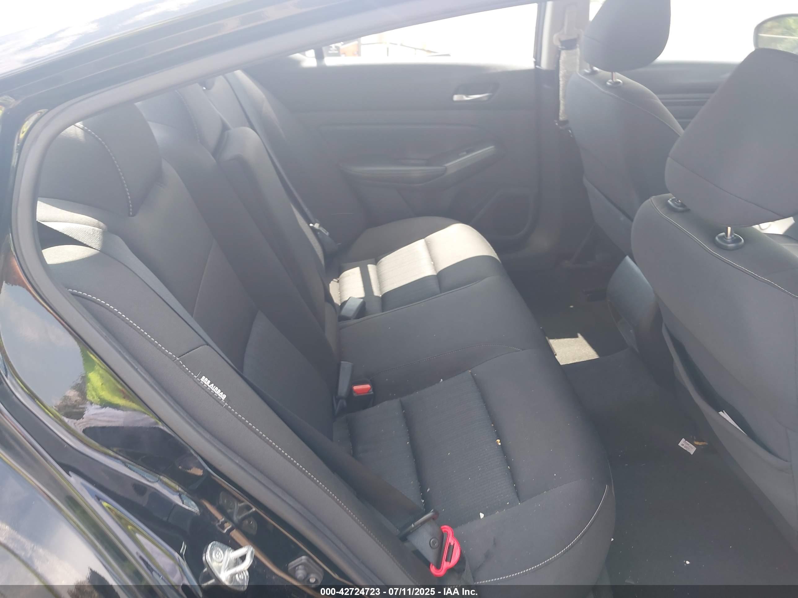 NISSAN ALTIMA image 8