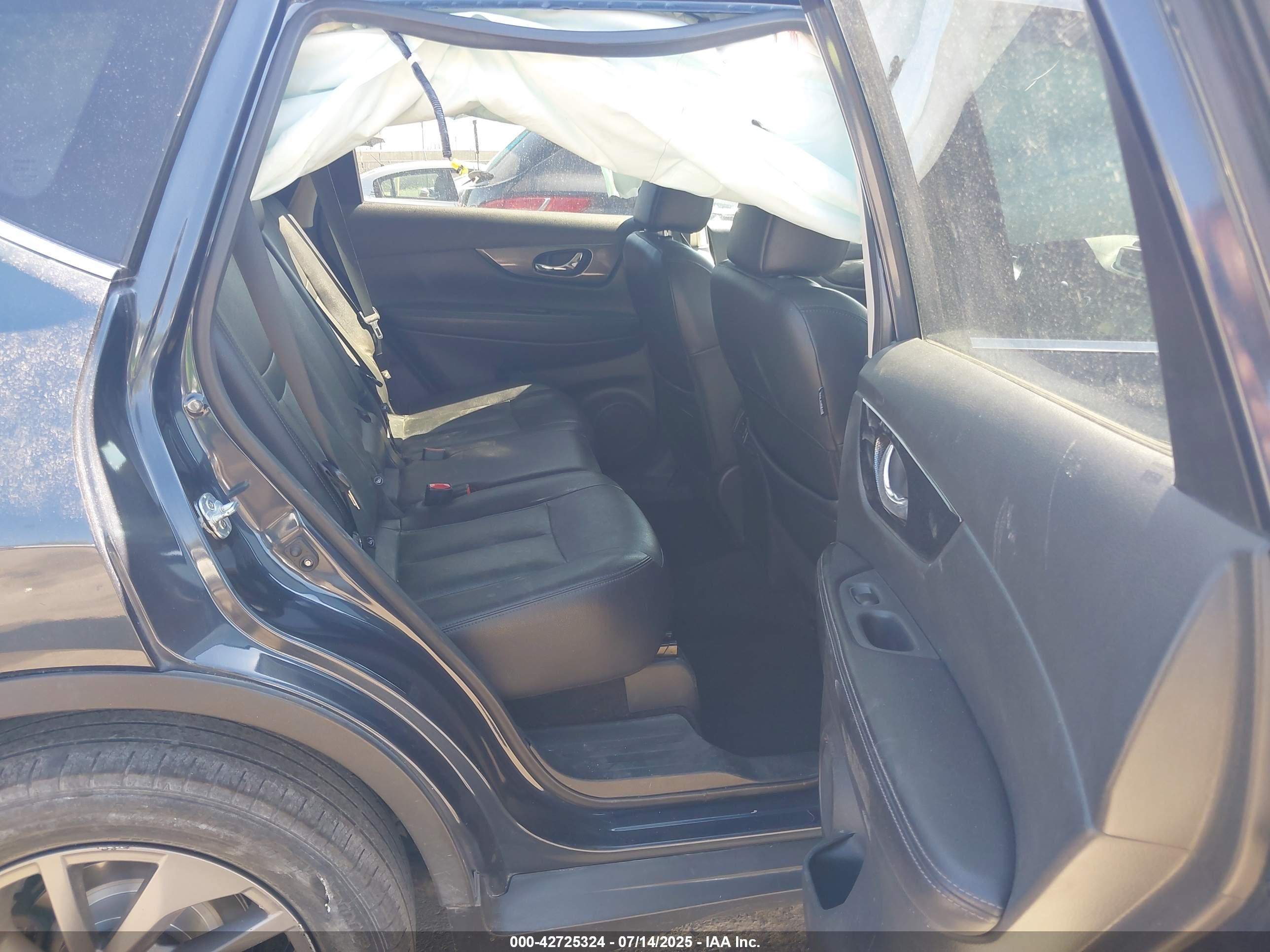 NISSAN ROGUE image 8