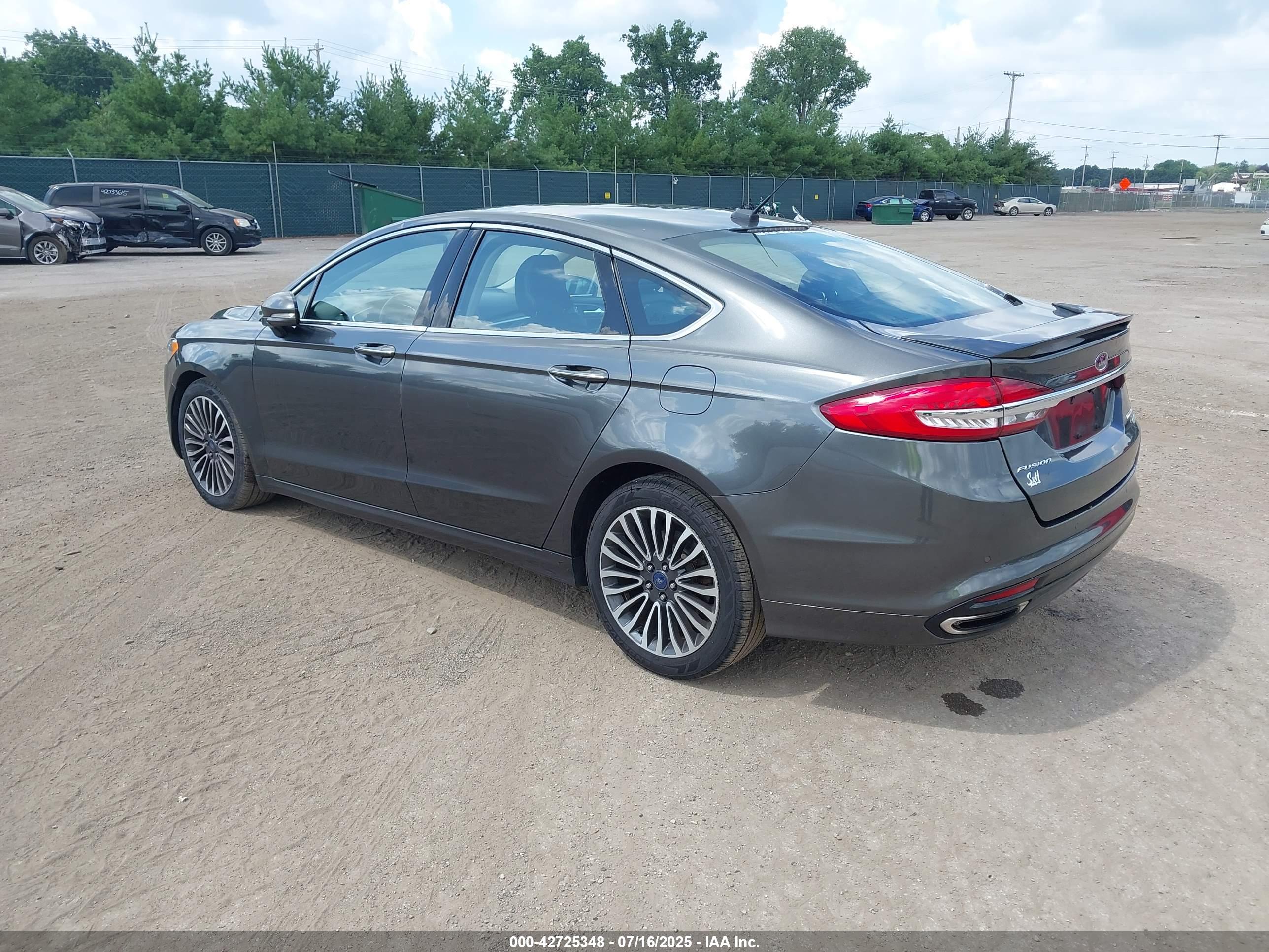 FORD FUSION image 3