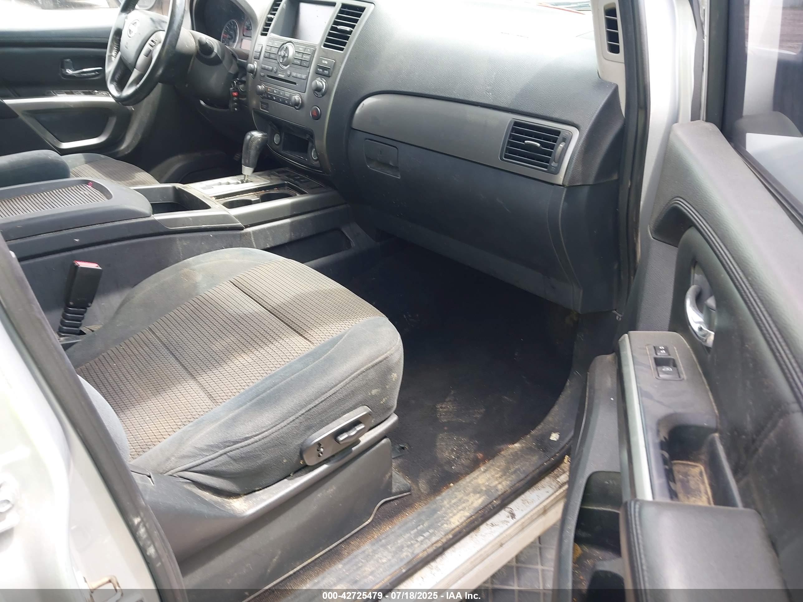 NISSAN ARMADA image 5