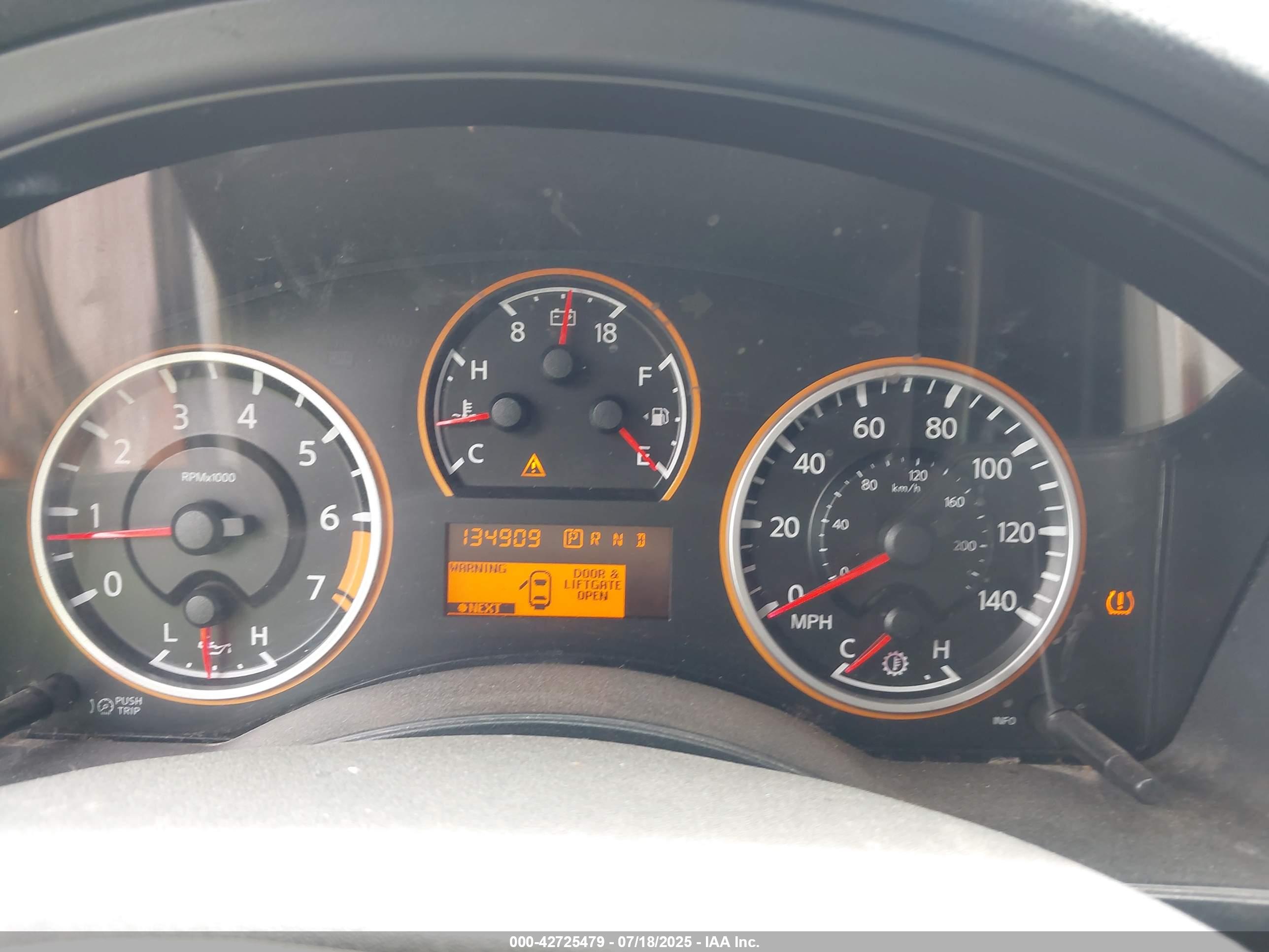 NISSAN ARMADA image 7
