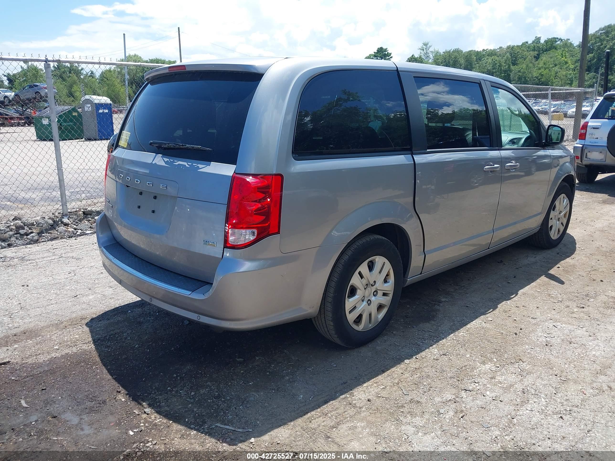 DODGE GRAND image 4