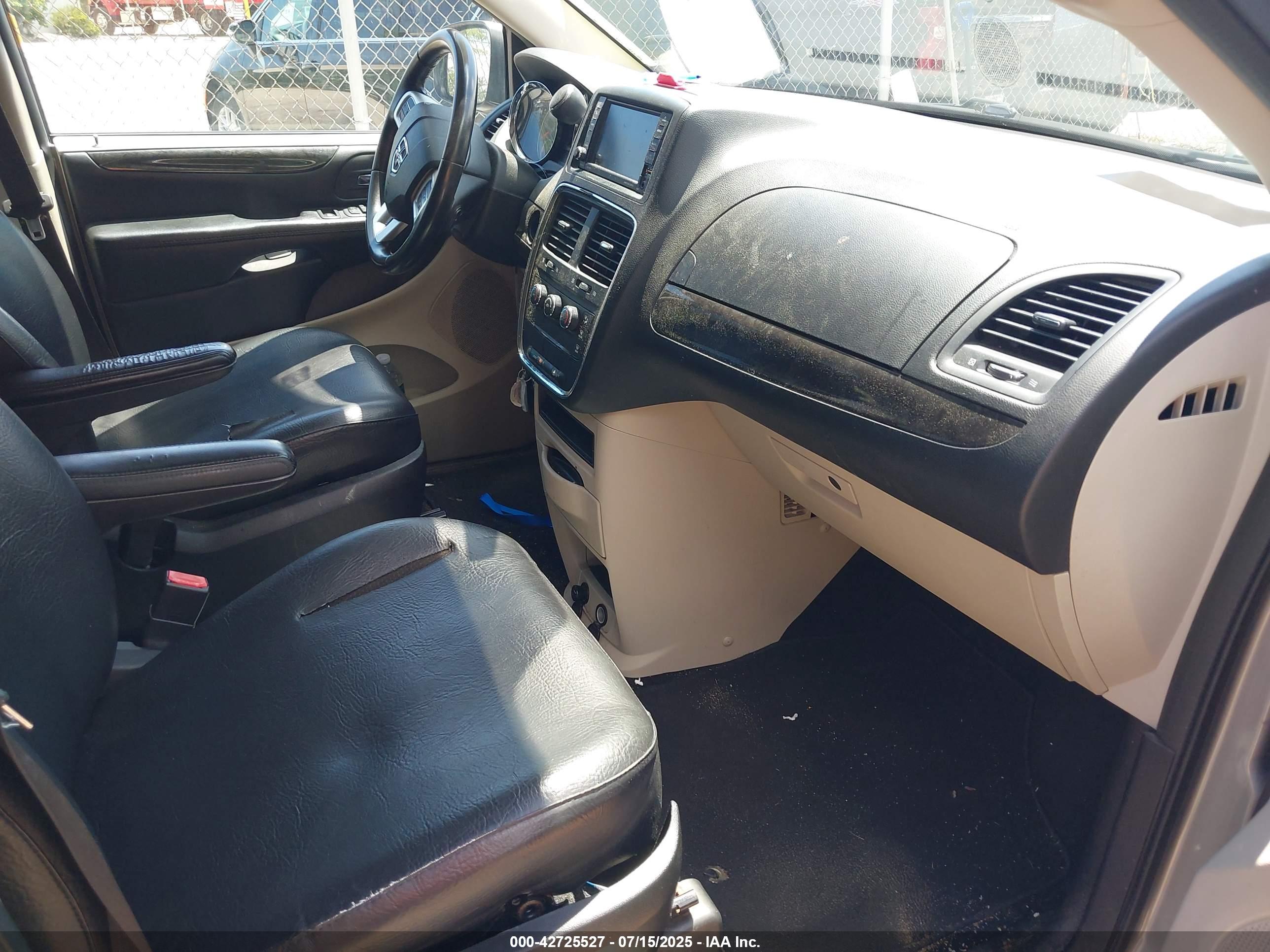 DODGE GRAND image 5
