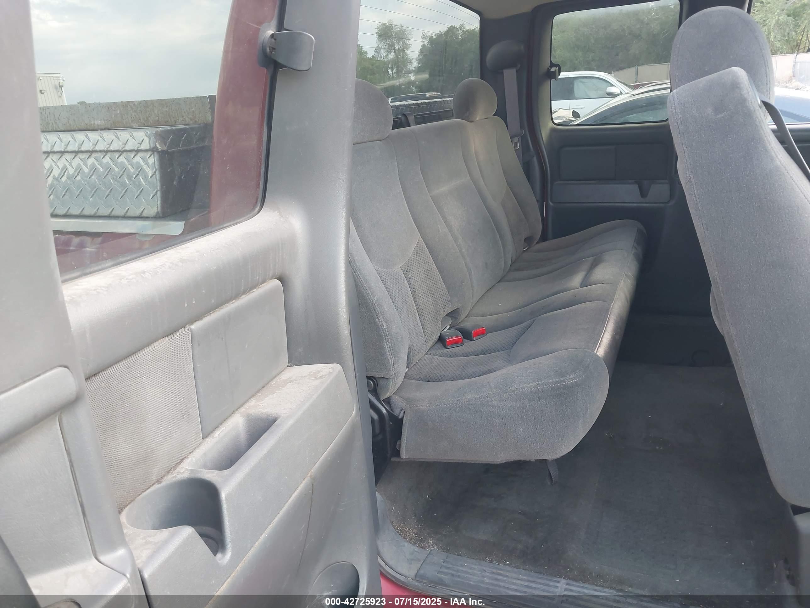 CHEVROLET SILVERADO image 8