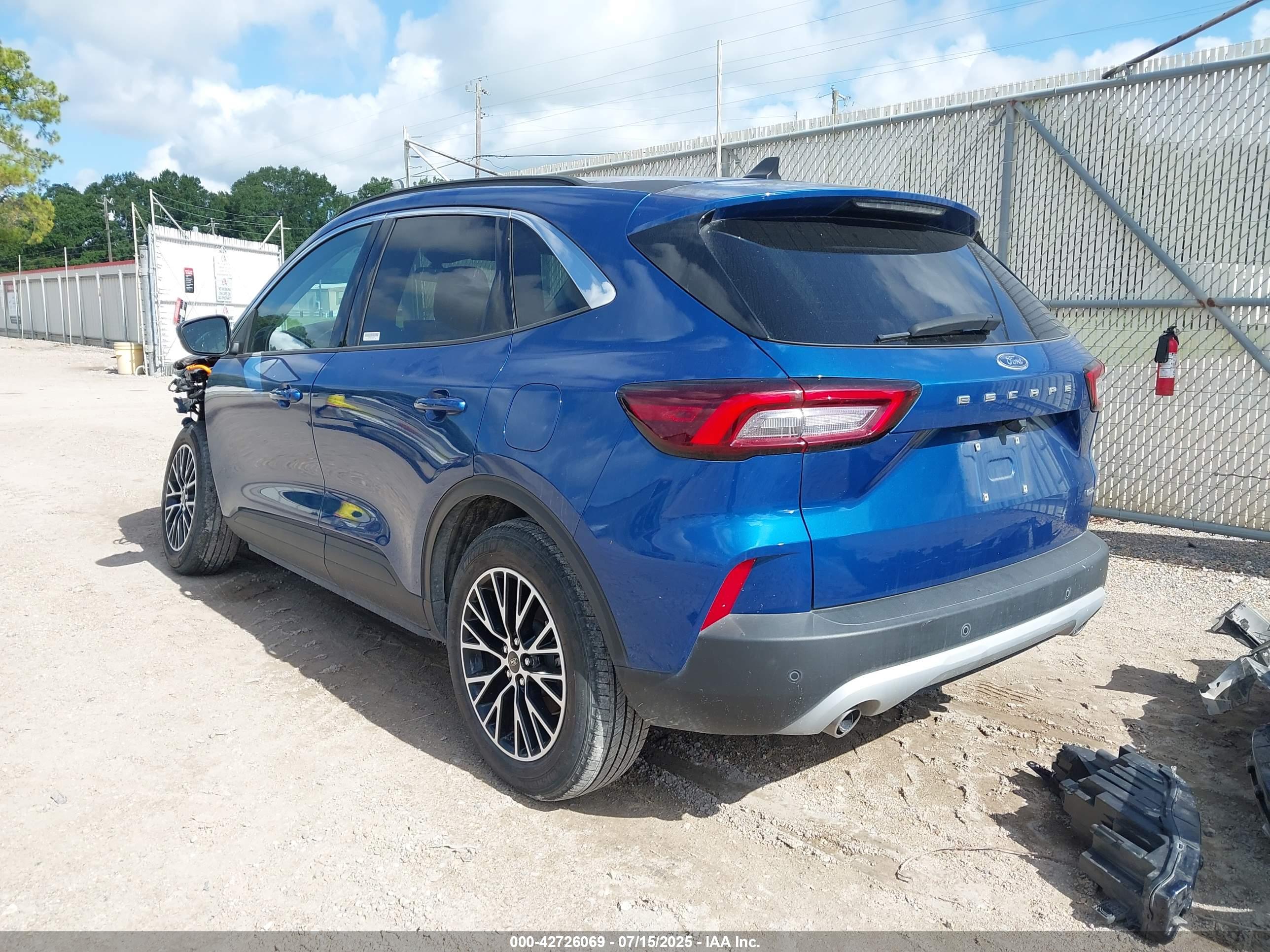 FORD ESCAPE image 3