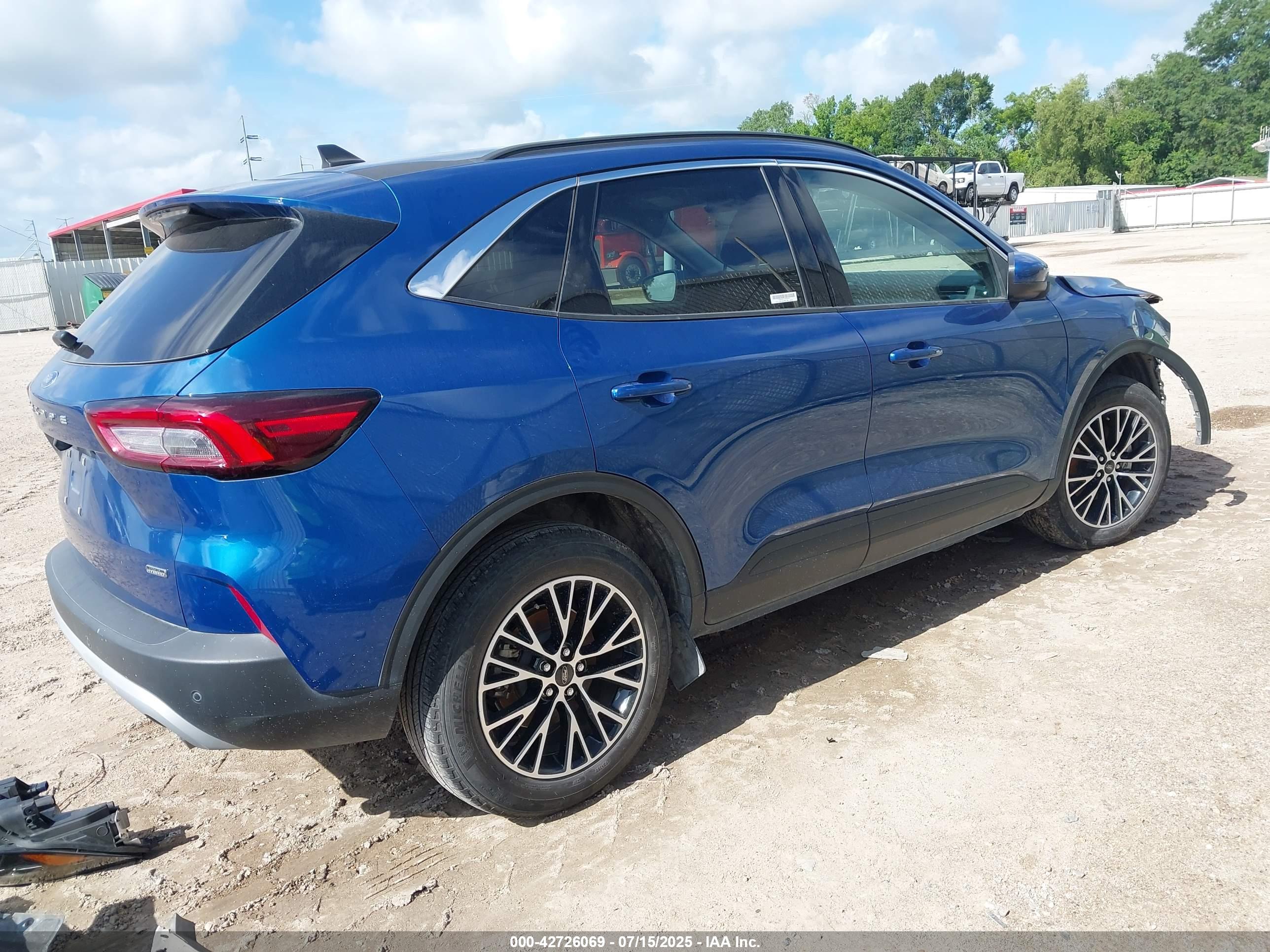FORD ESCAPE image 4