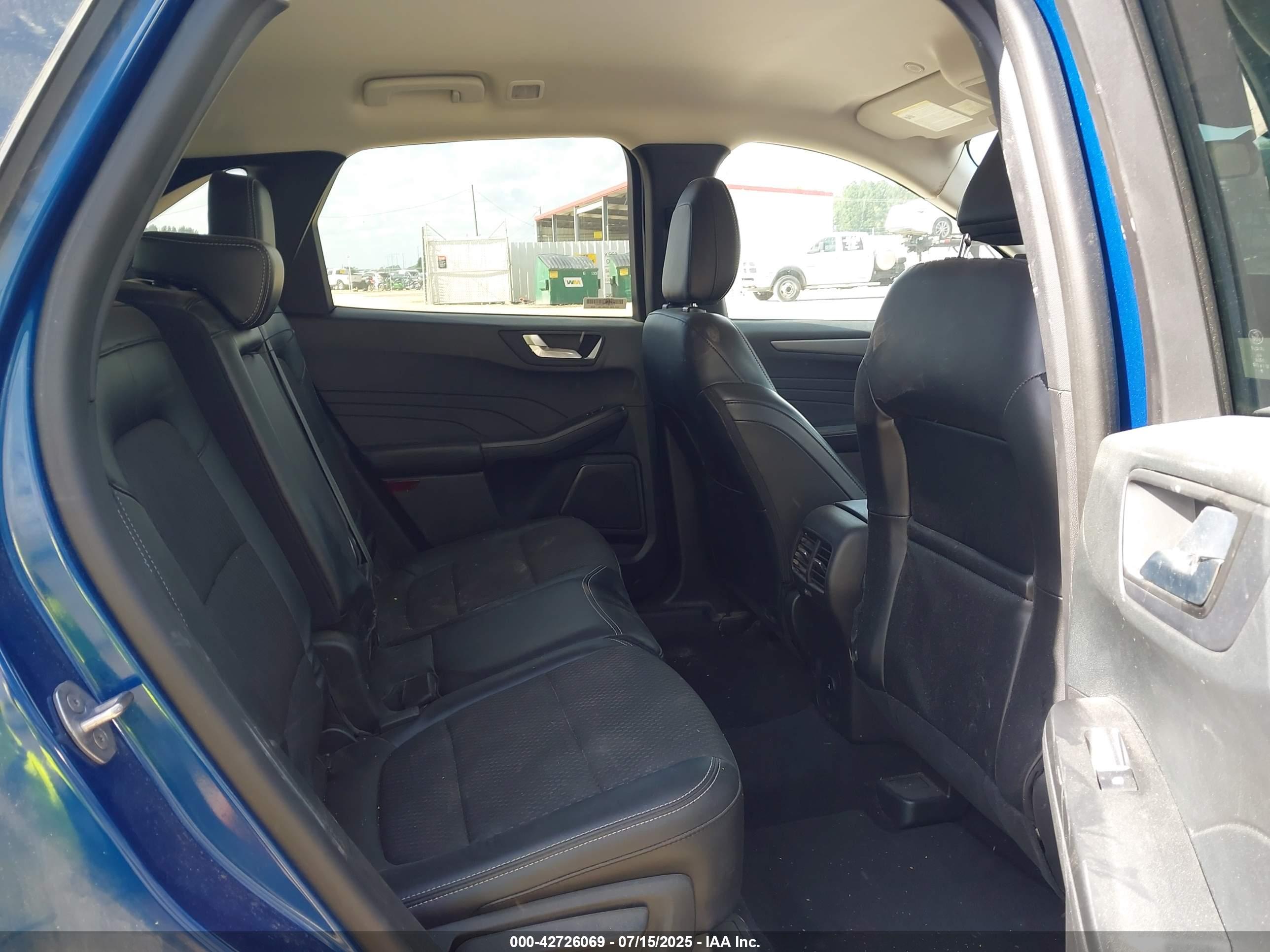 FORD ESCAPE image 8