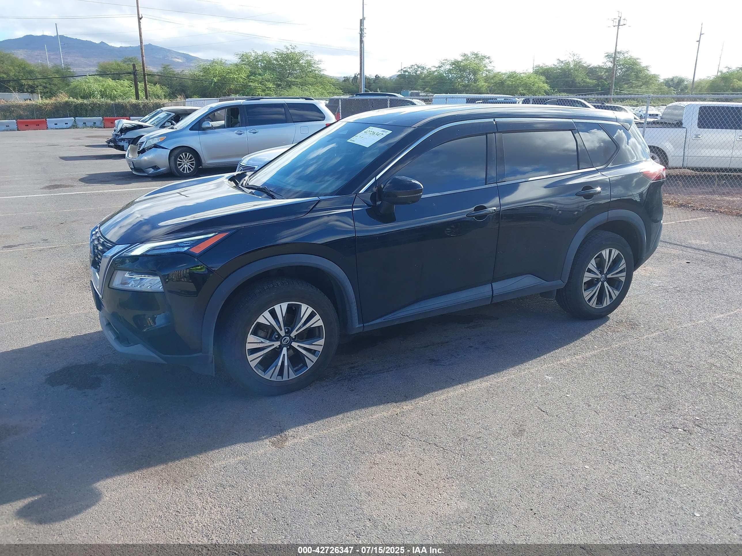 NISSAN ROGUE image 2