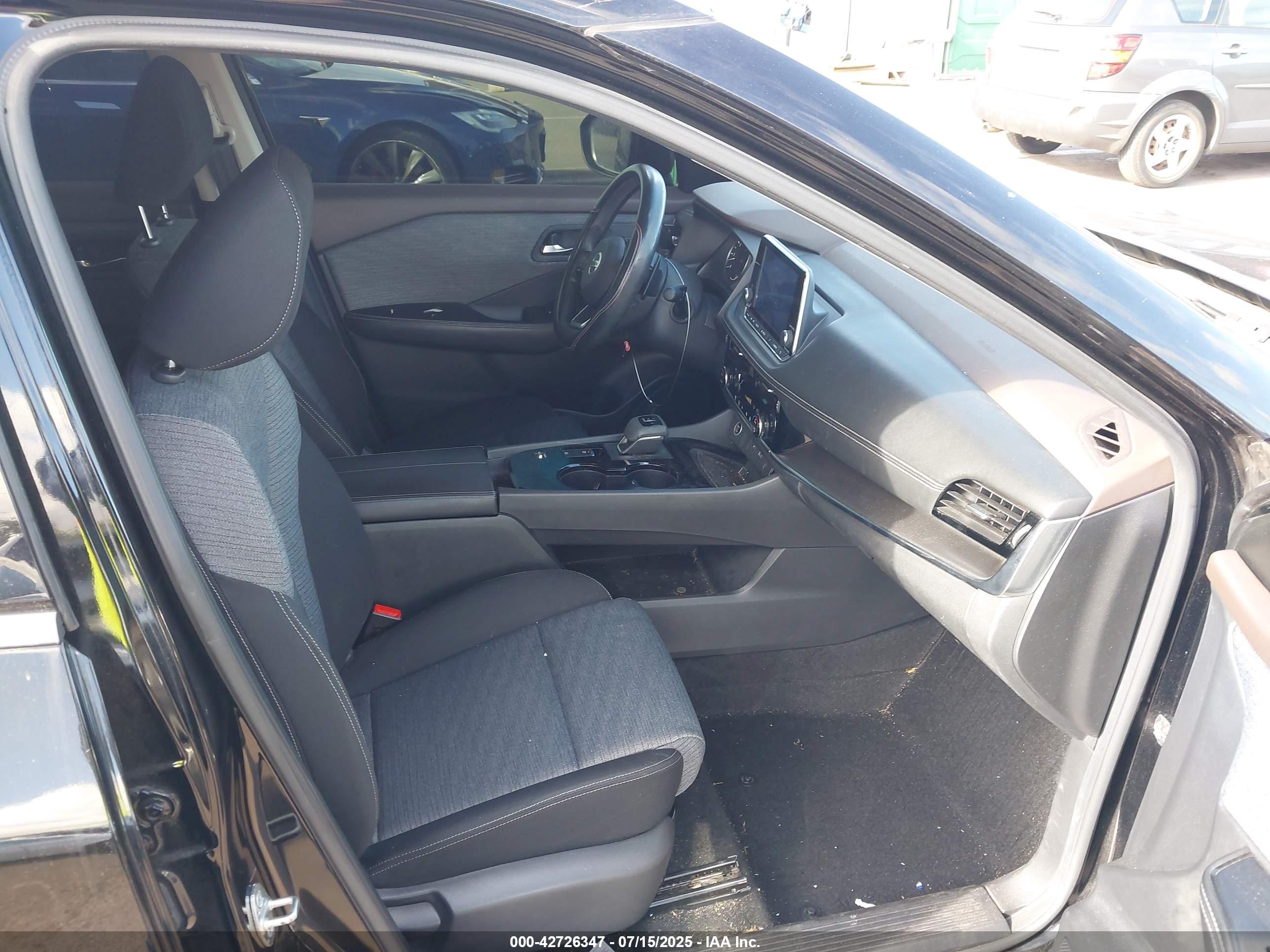 NISSAN ROGUE image 5