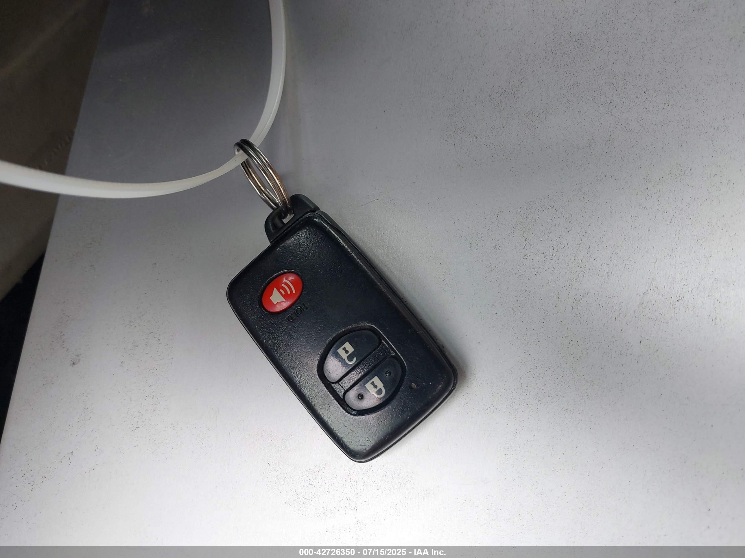 TOYOTA PRIUS image 11