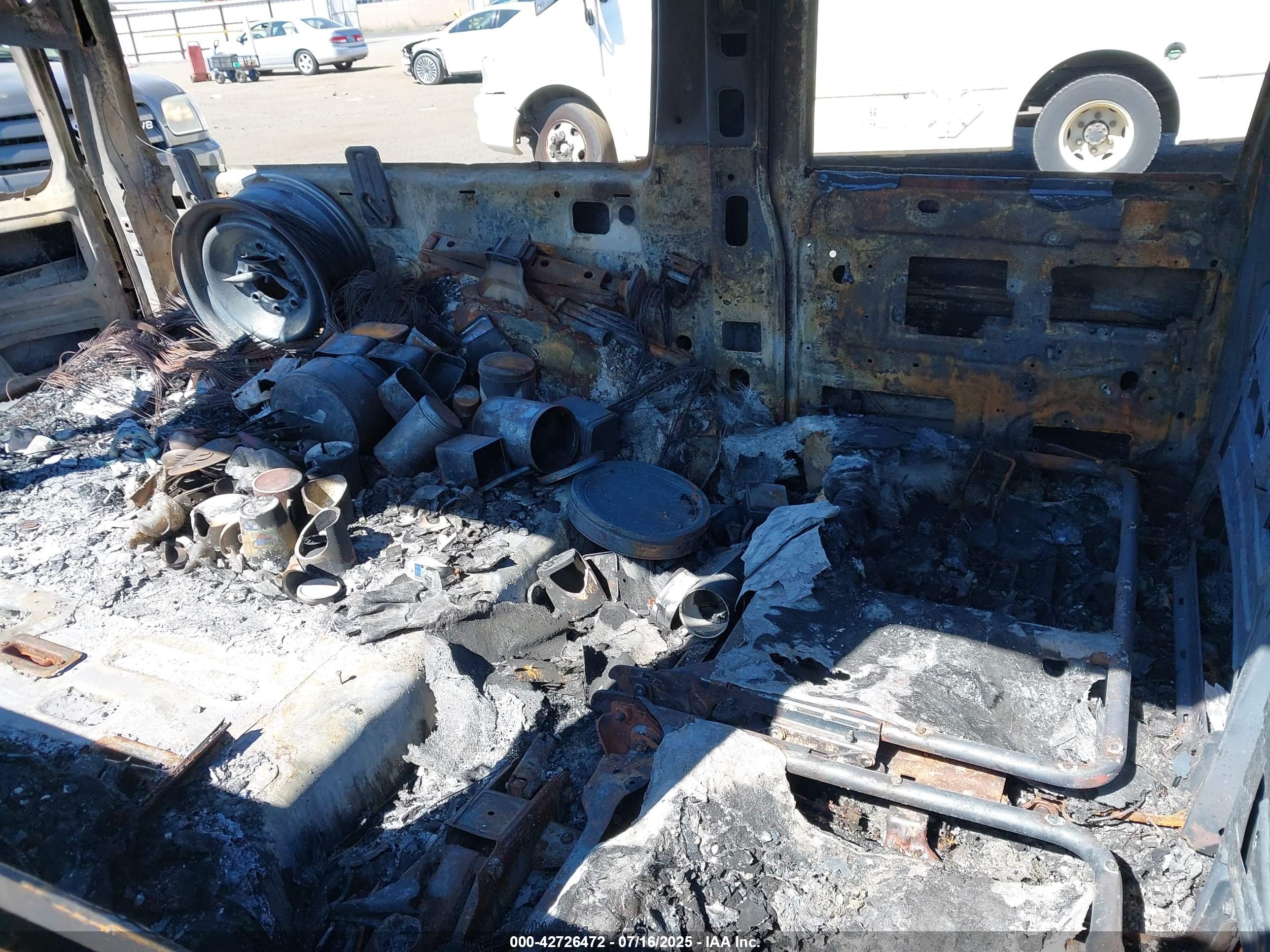 CHEVROLET SUBURBAN image 8