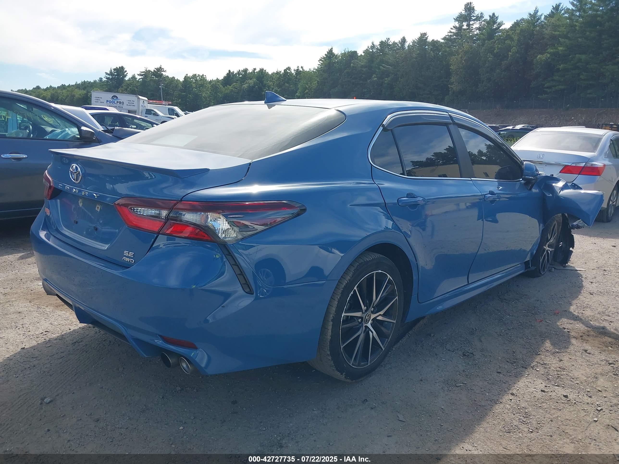 TOYOTA CAMRY image 4