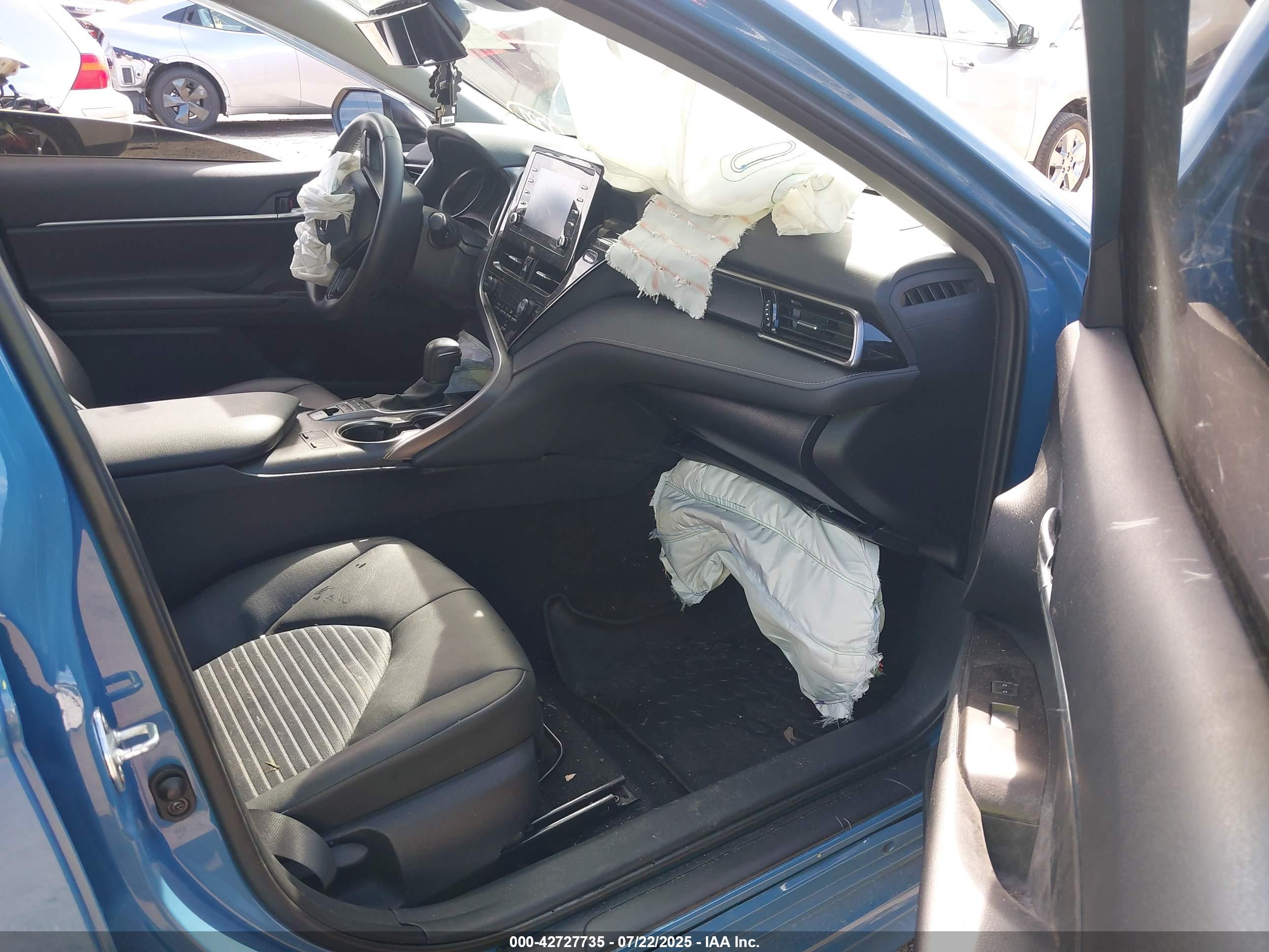 TOYOTA CAMRY image 5