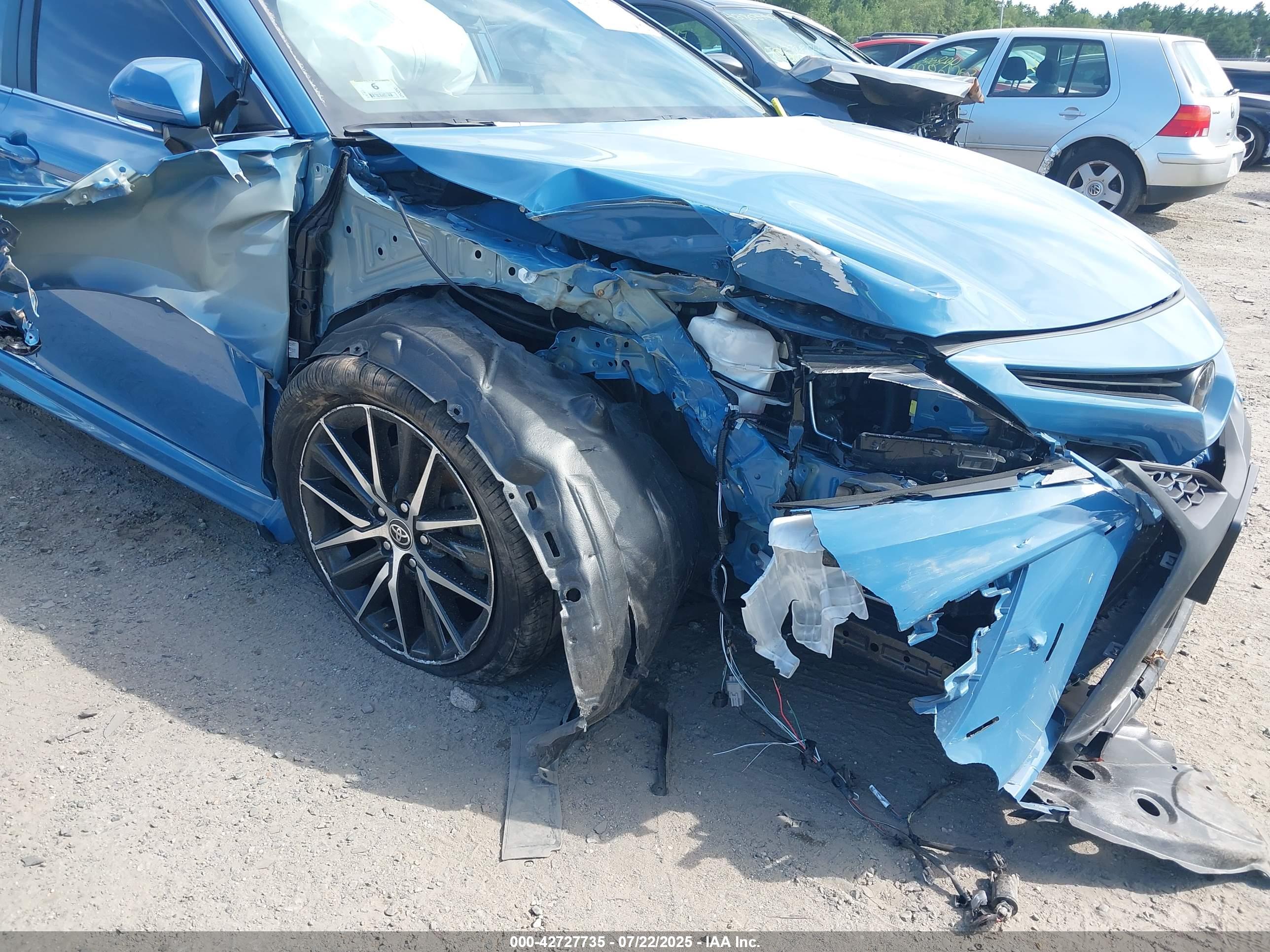 TOYOTA CAMRY image 6