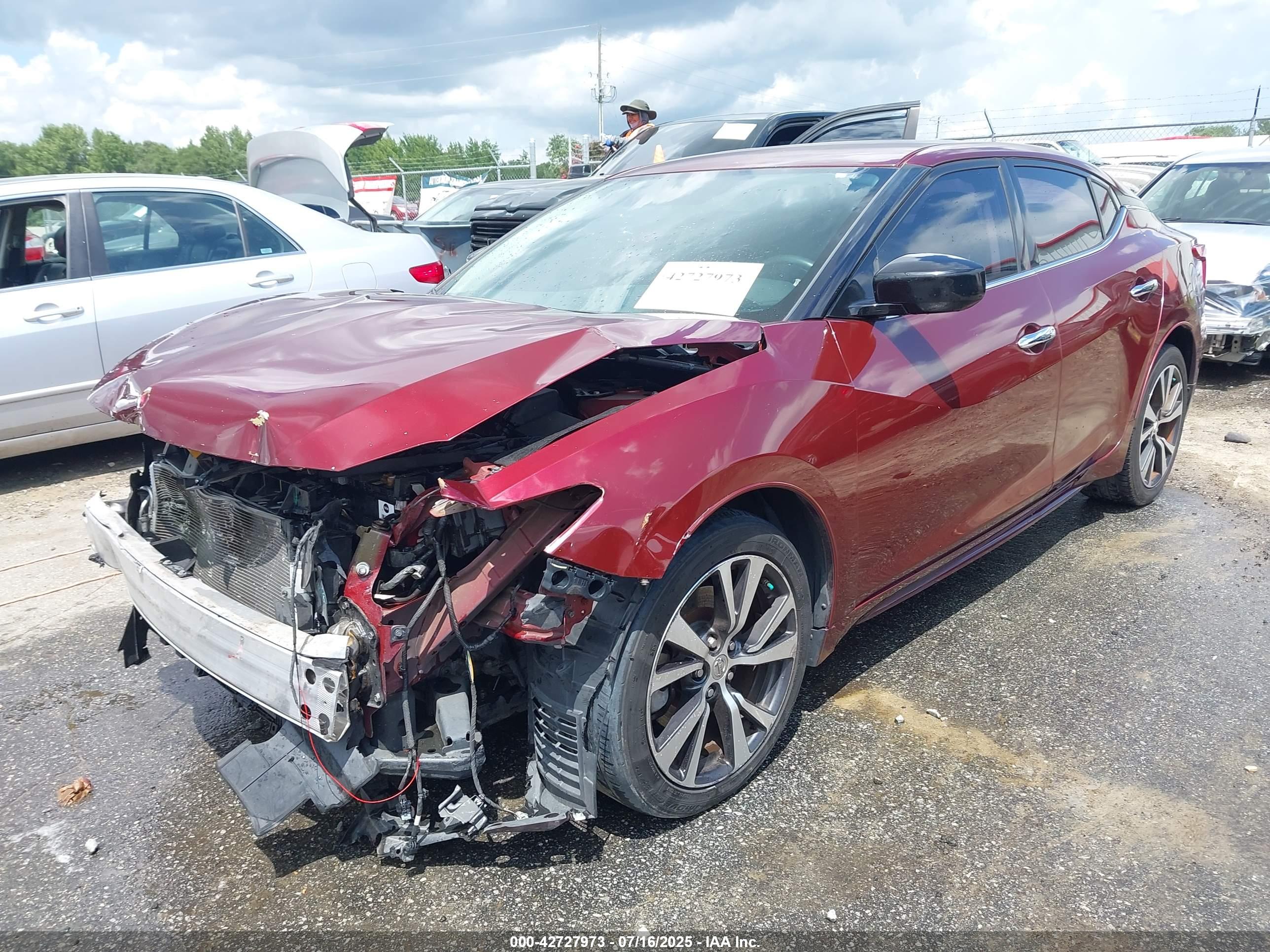 NISSAN MAXIMA image 2