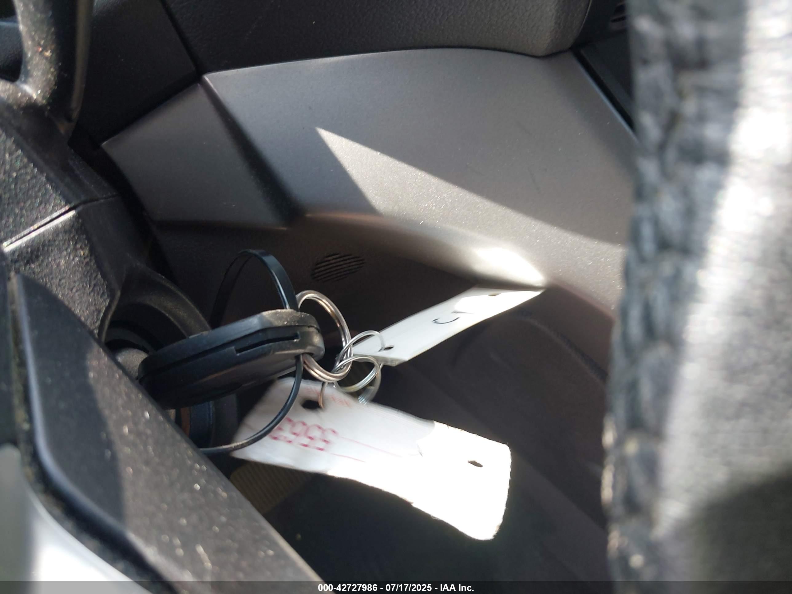 FORD ESCAPE image 11