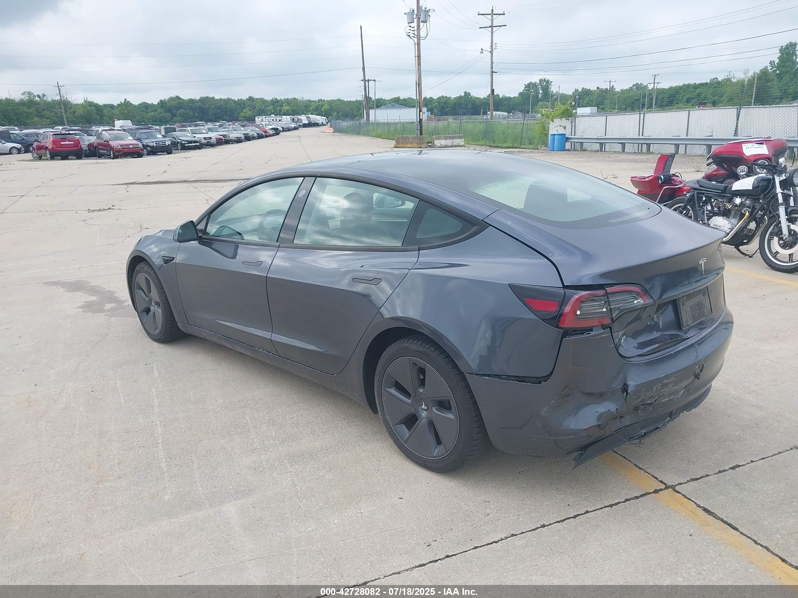 TESLA MODEL image 3