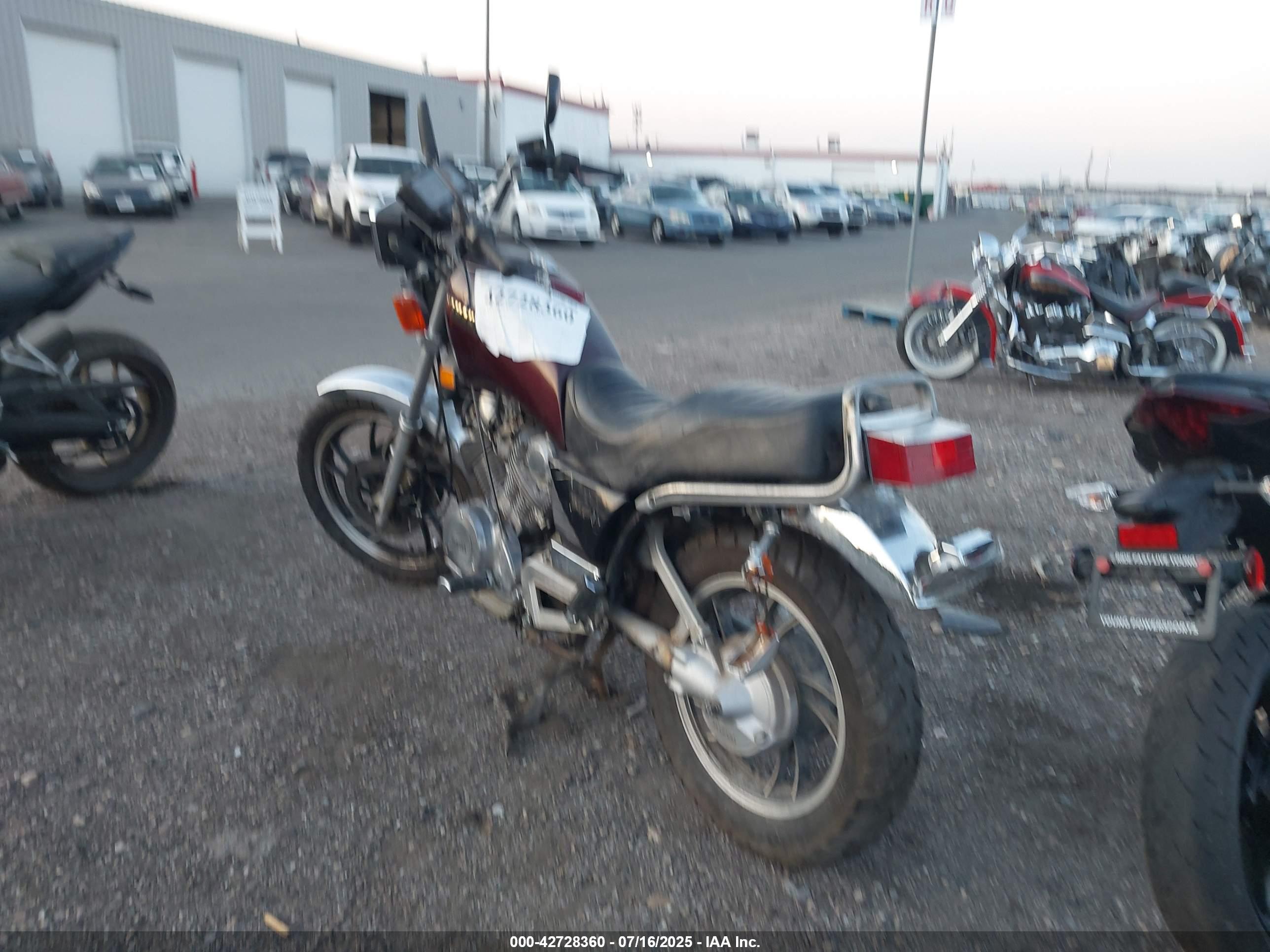 YAMAHA XV920 image 3