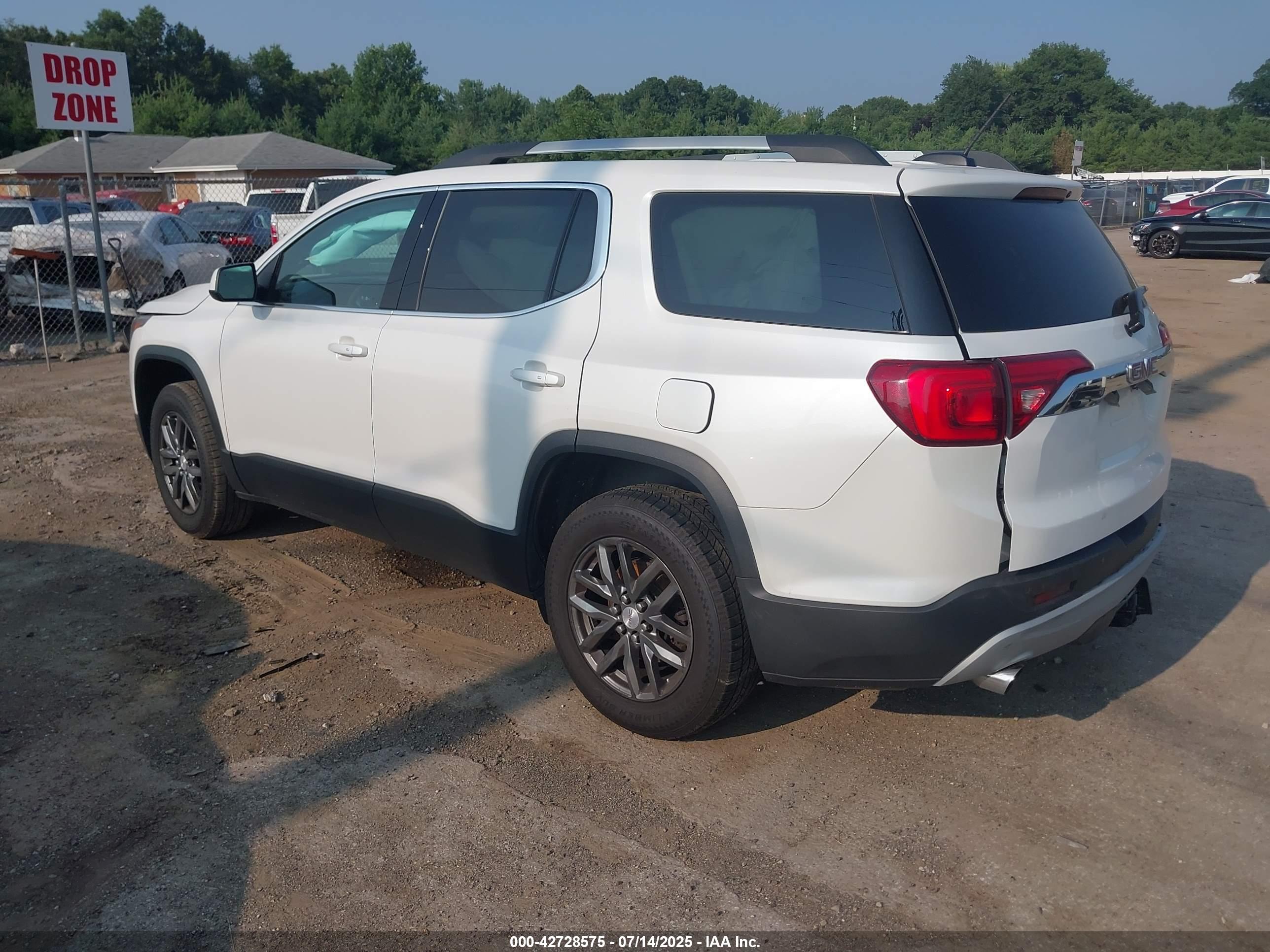 GMC ACADIA image 3