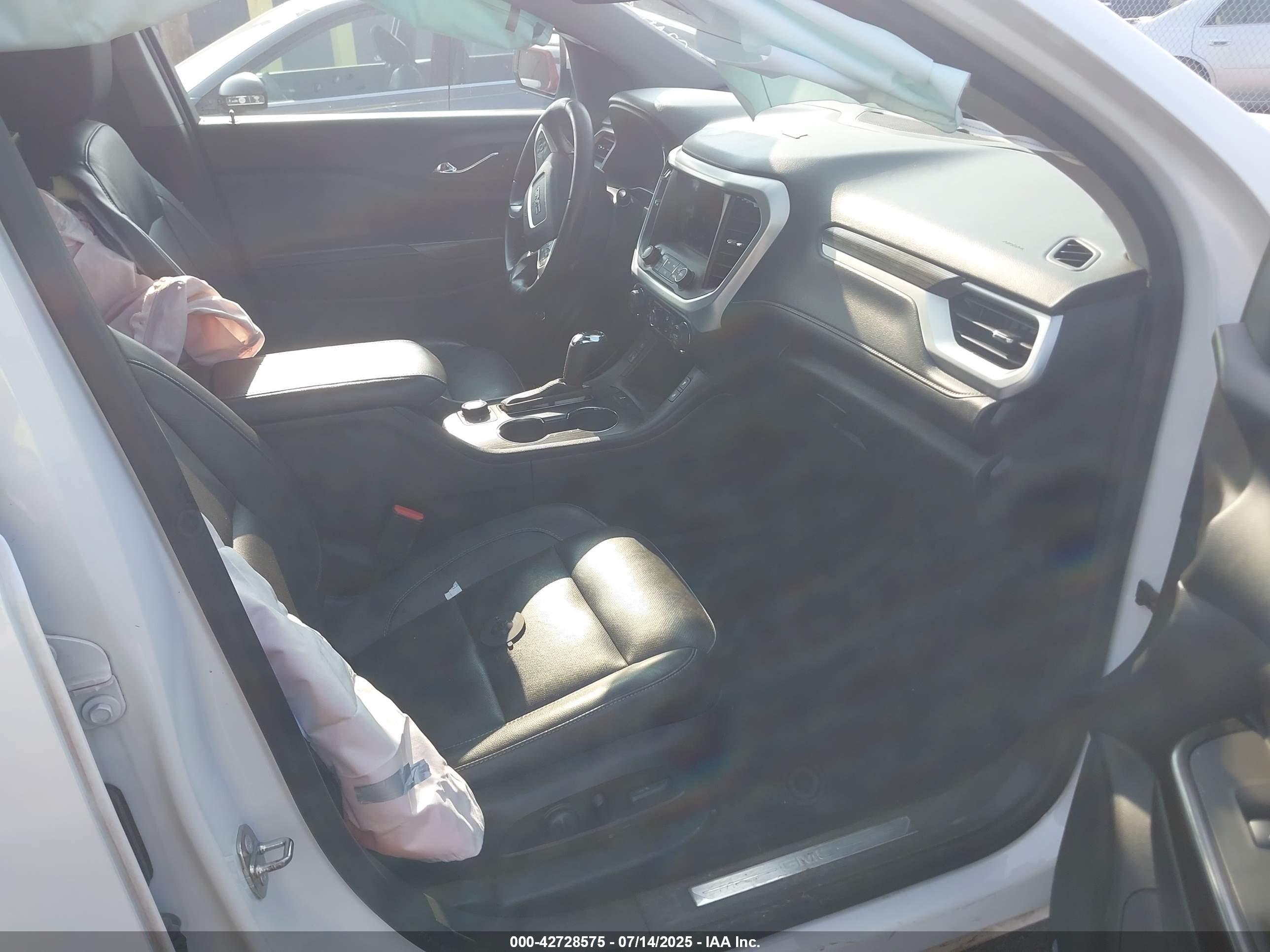 GMC ACADIA image 5